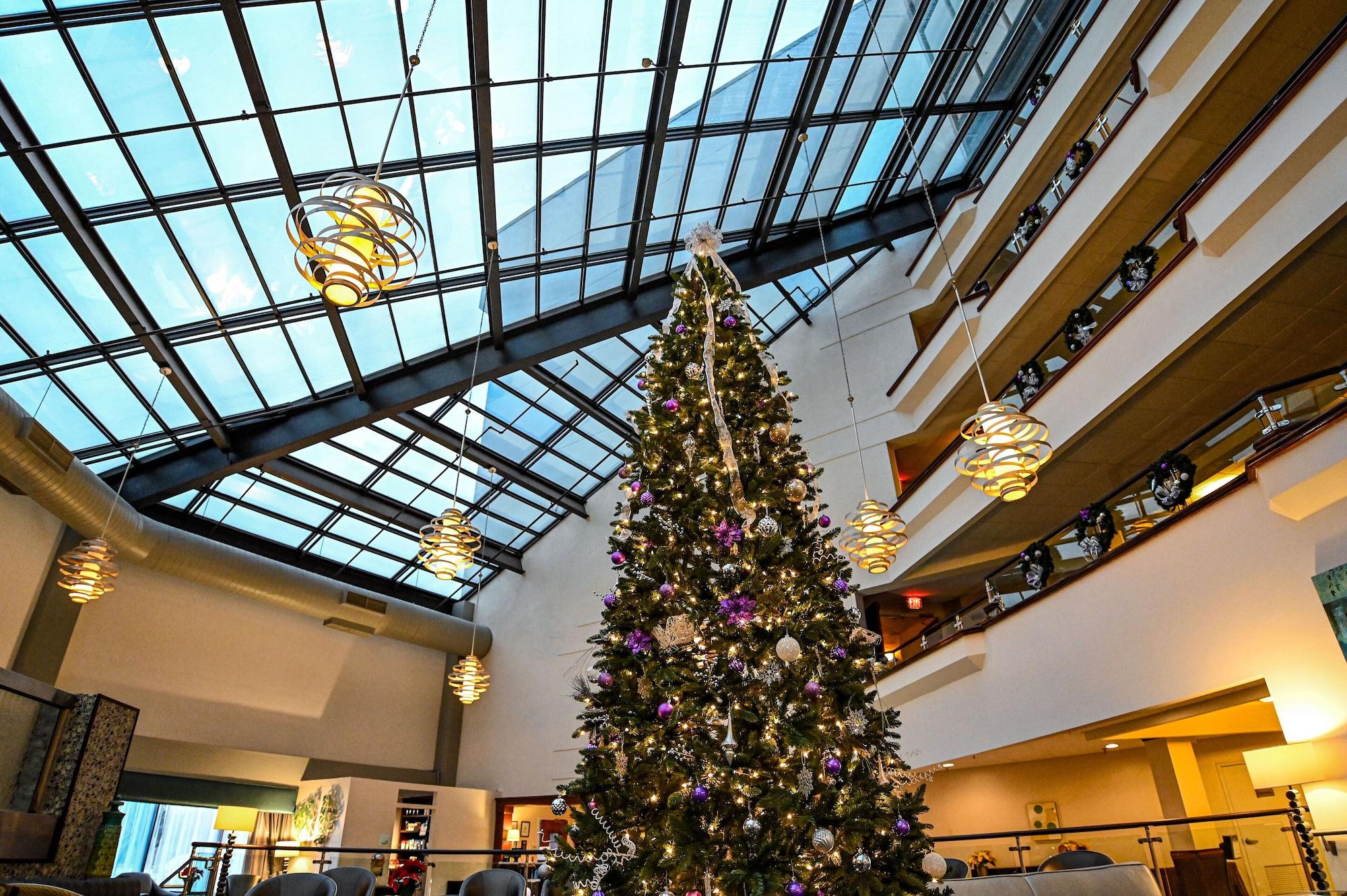 Vista Lobby DoubleTree by Hilton Richmond - Midlothian