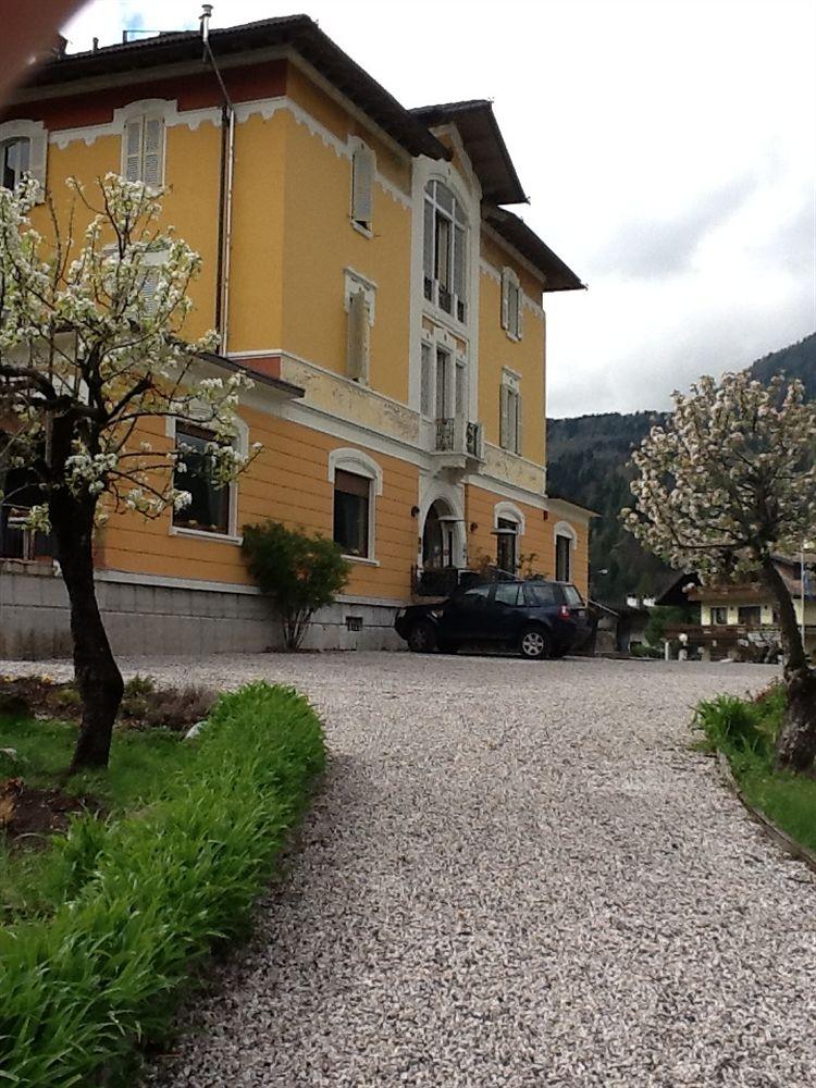 Vista Exterior Villa Imperina