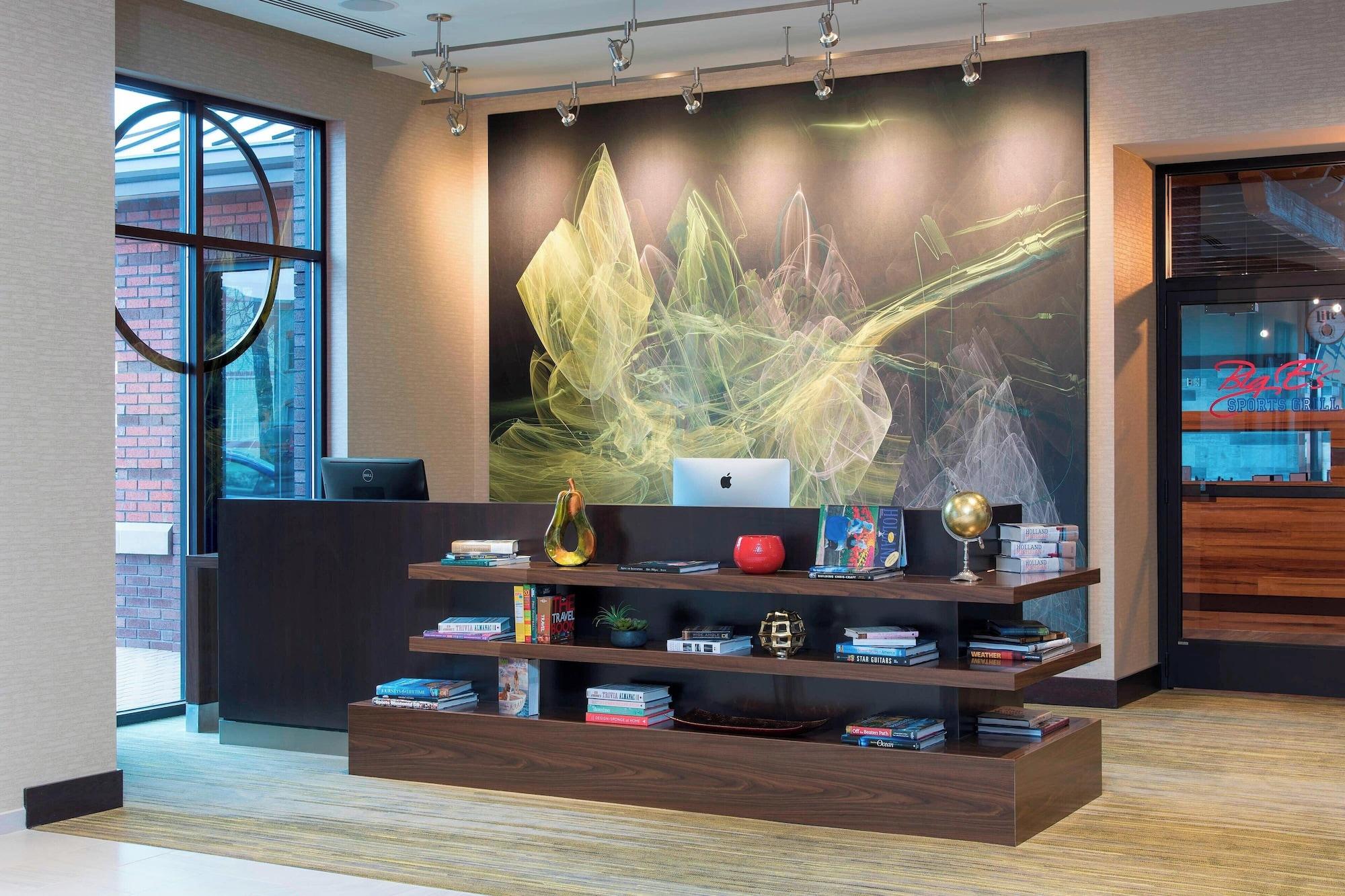 Vista Lobby Courtyard by Marriott Holland Downtown