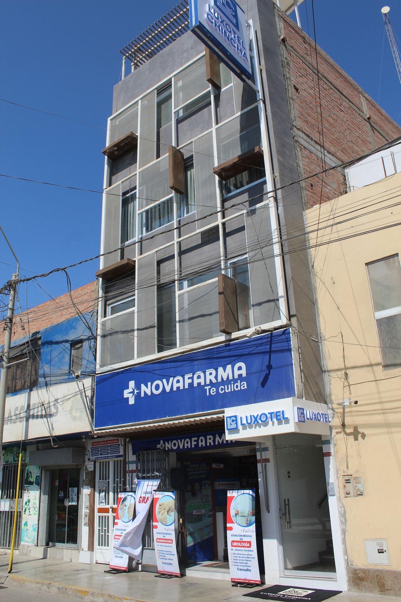 Vista Exterior Luxotel Business Chincha