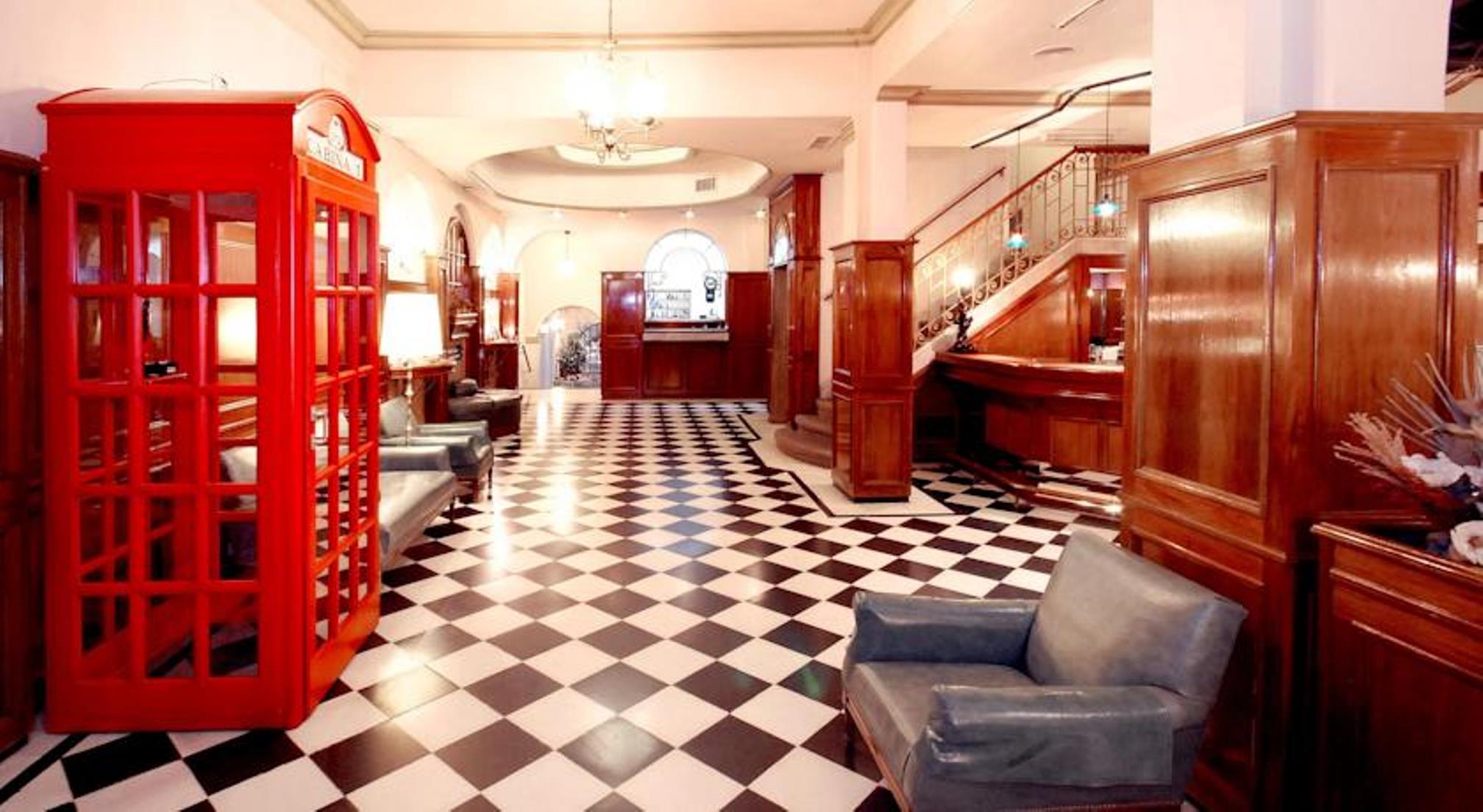 Vista Lobby Muñiz Hotel