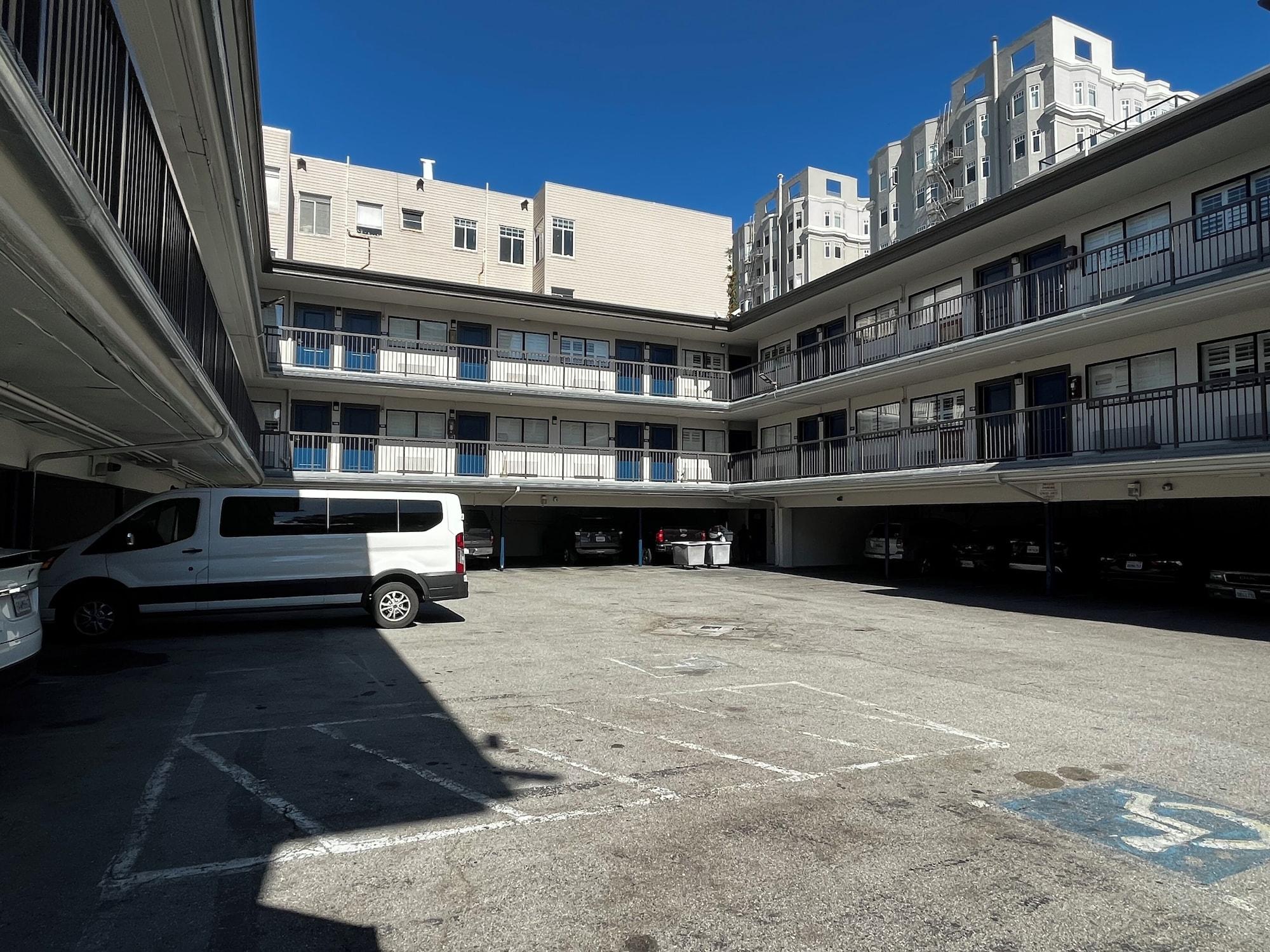 Vista Exterior Motel 6 San Francisco, CA - Fisherman's Wharf