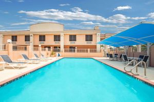 Alojamiento - Days Inn by Wyndham McAllen