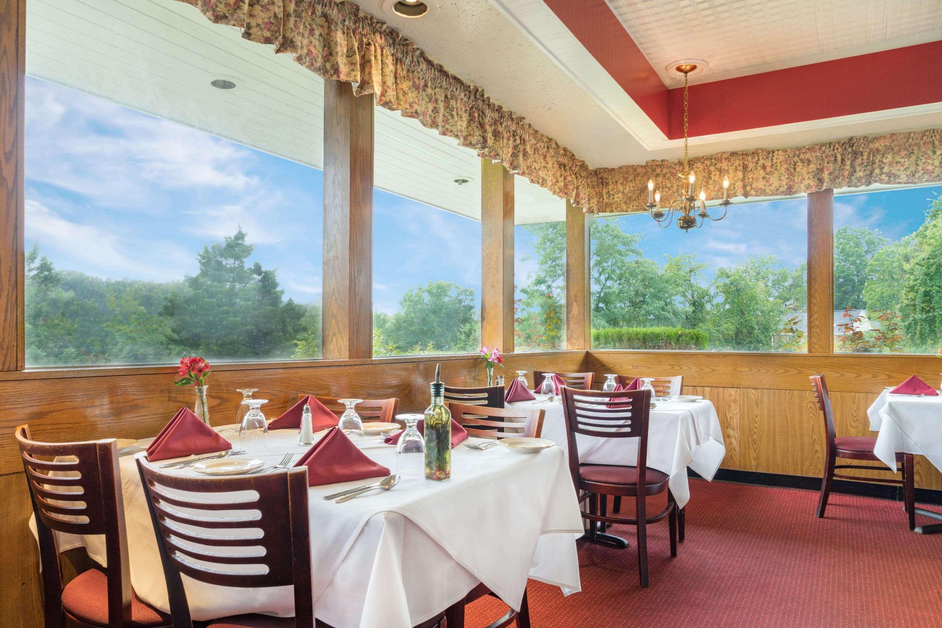 Restaurant Wyndham Garden Washington DC Area