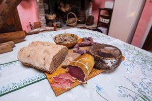 Actividad - Tour de comida callejera para grupos pequeños en Matera con un experto cocinero casero local