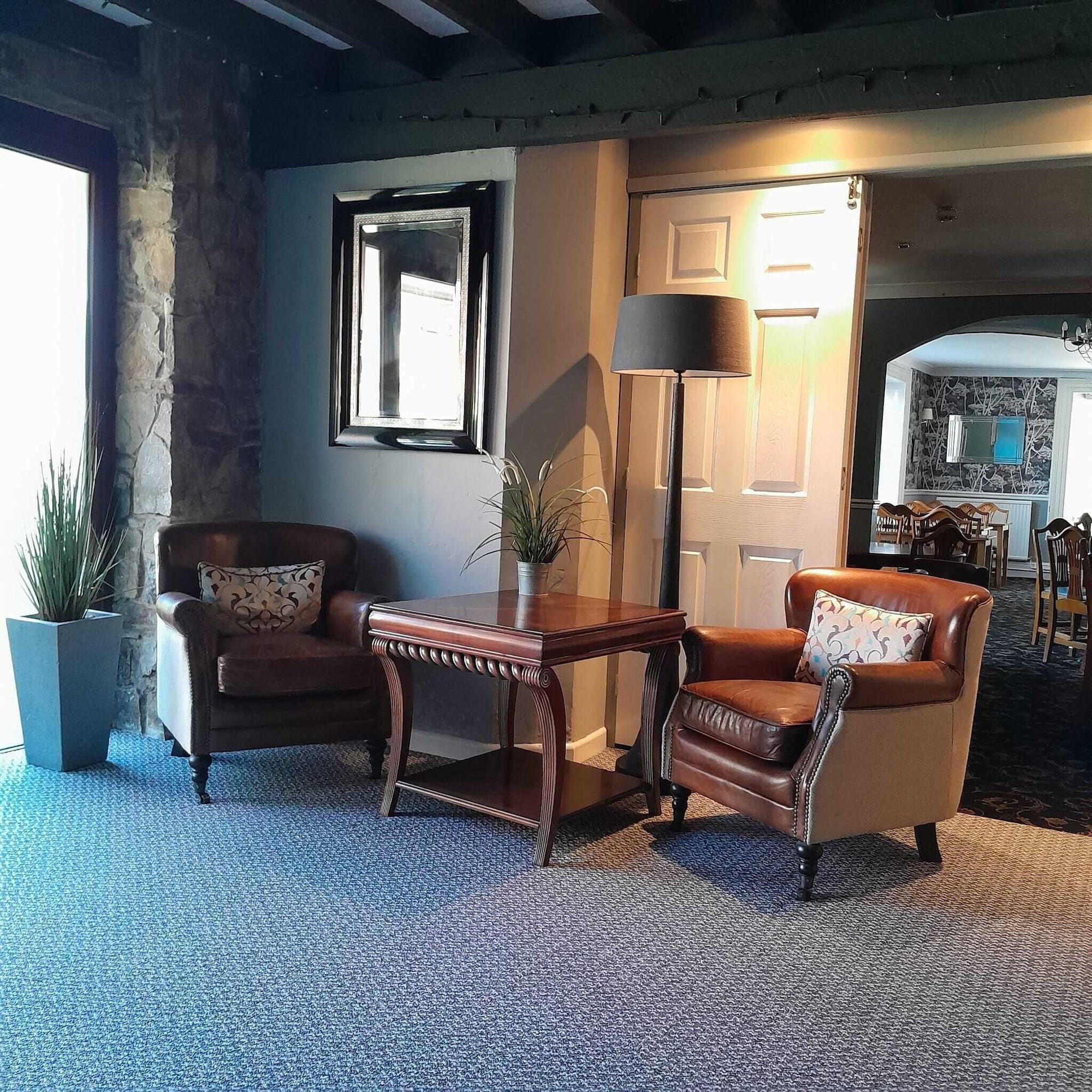 Vista Lobby OYO Lamphey Hall