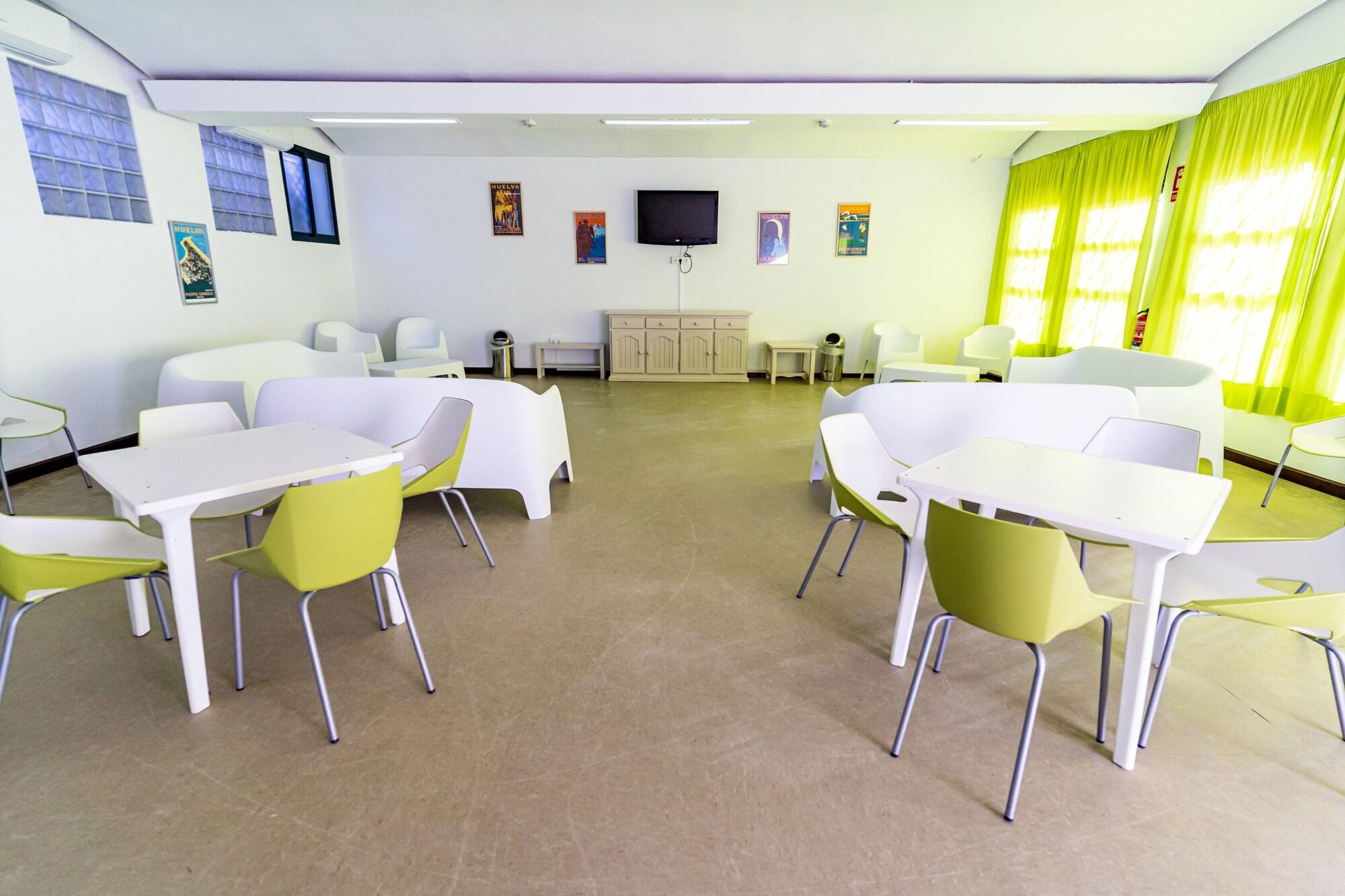 Vista Lobby Albergue Inturjoven Punta Umbria - Hostel
