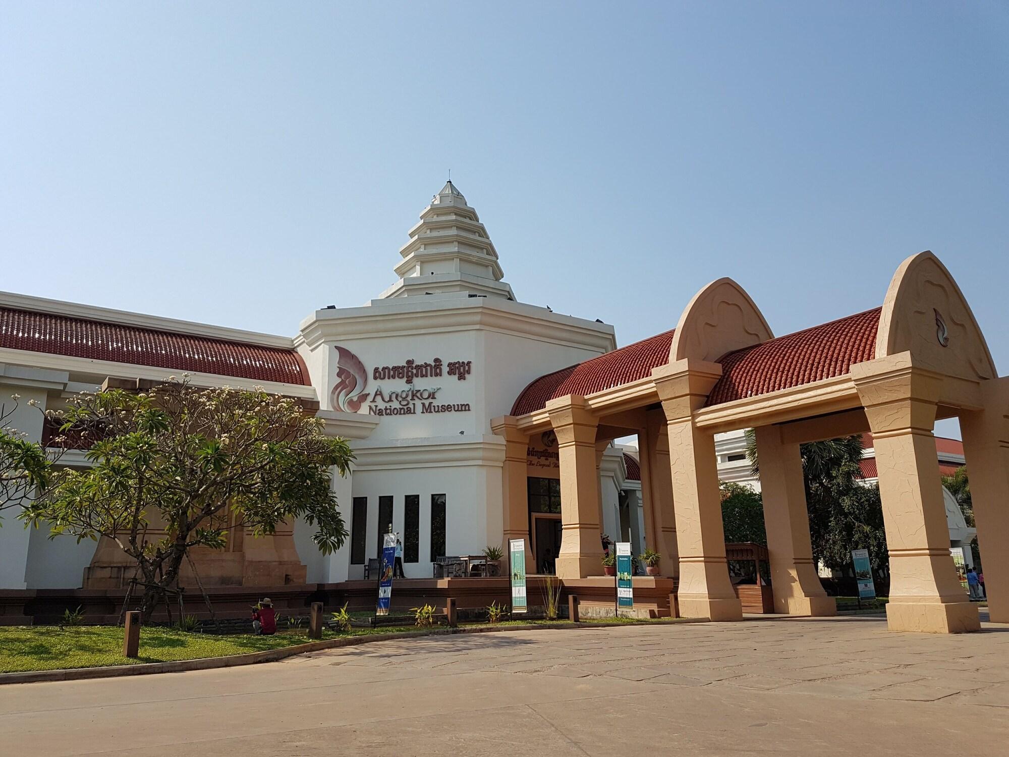 Vista Exterior Viroth's Hotel