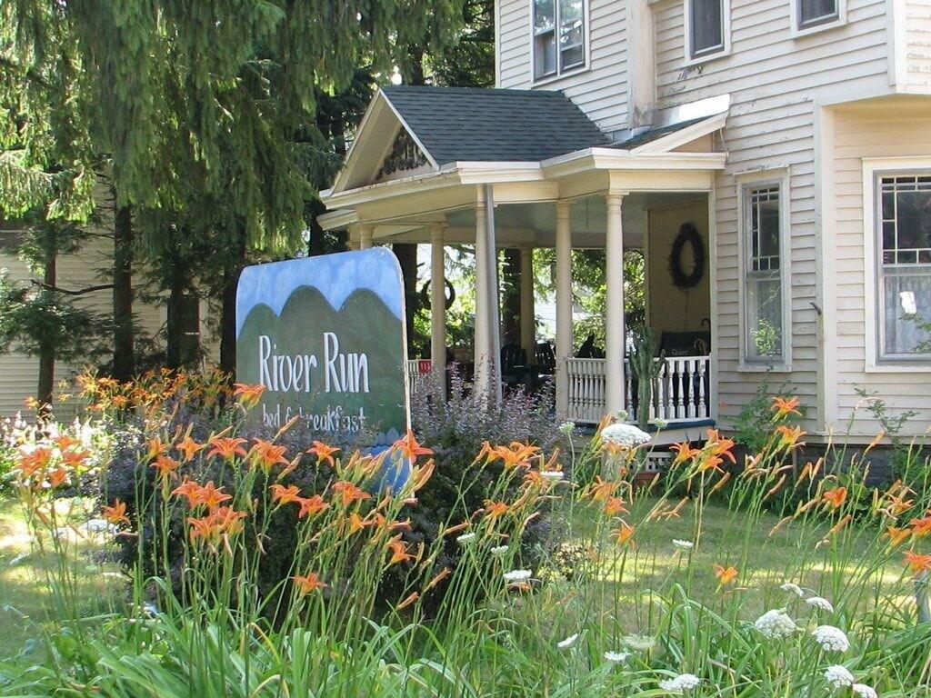 Vista Exterior River Run Bed and Breakfast
