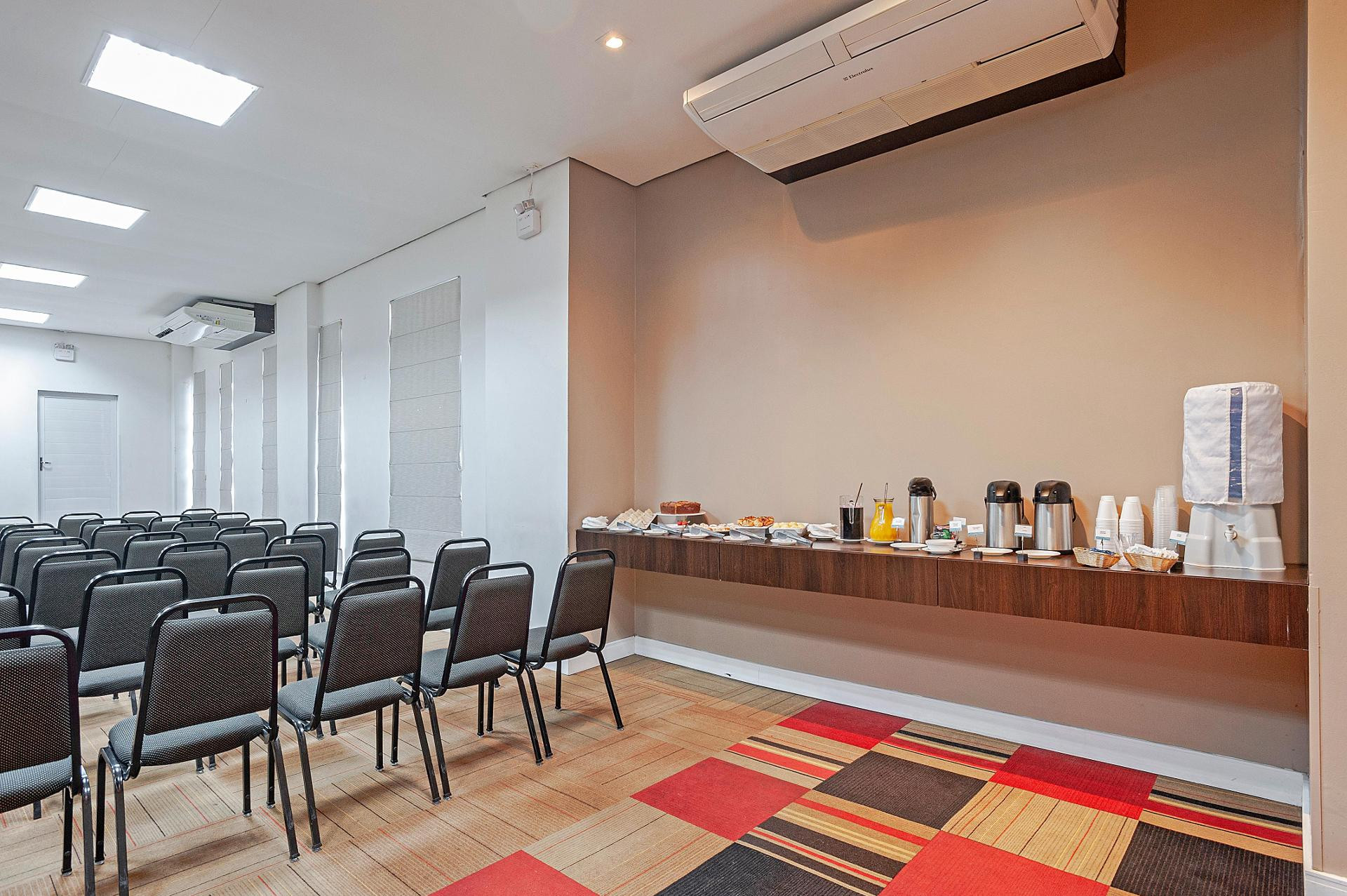 Sala de Reuniones Camboriú Express