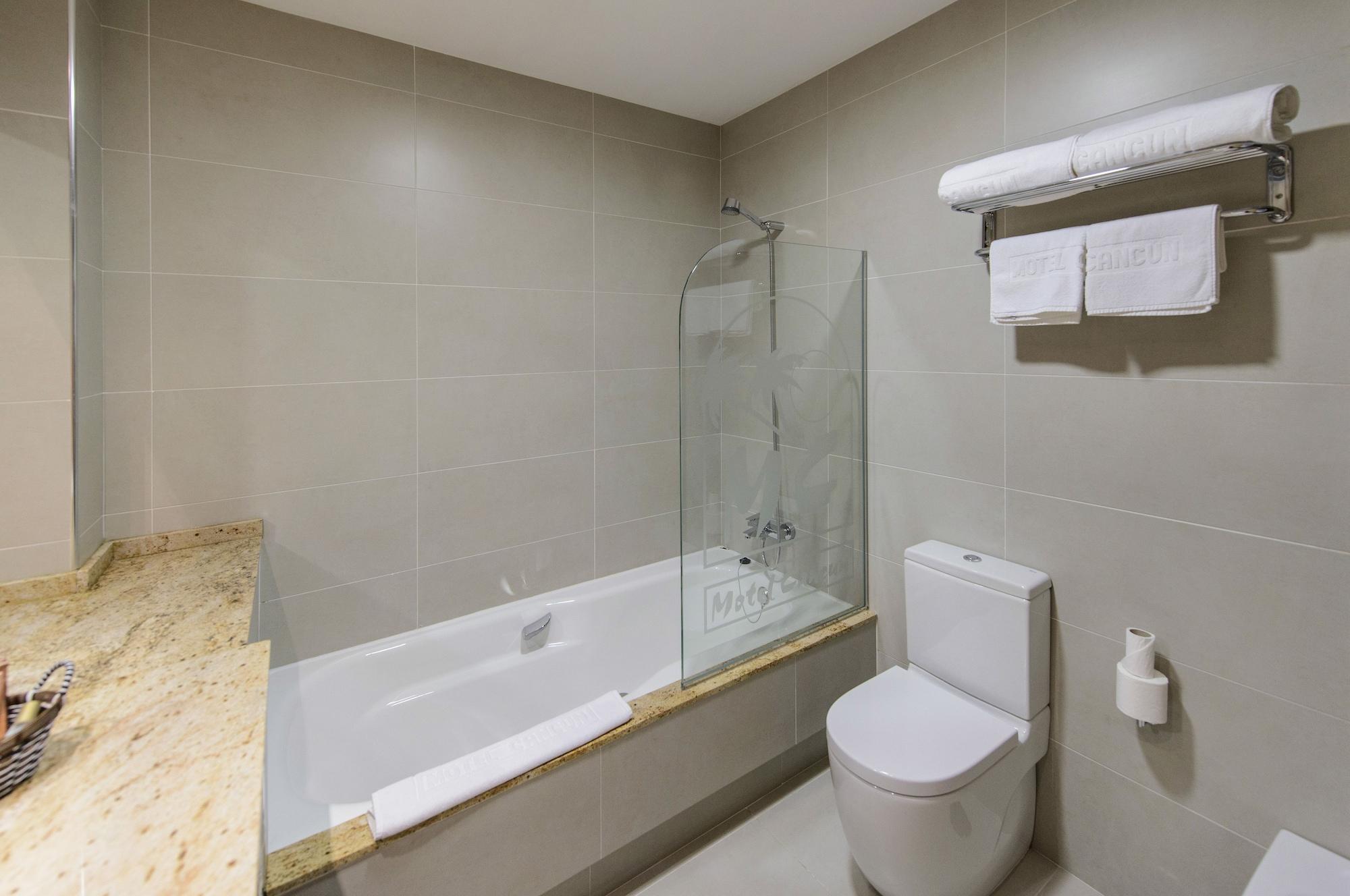 Equipamiento de Habitación Motel Cancún Avilés