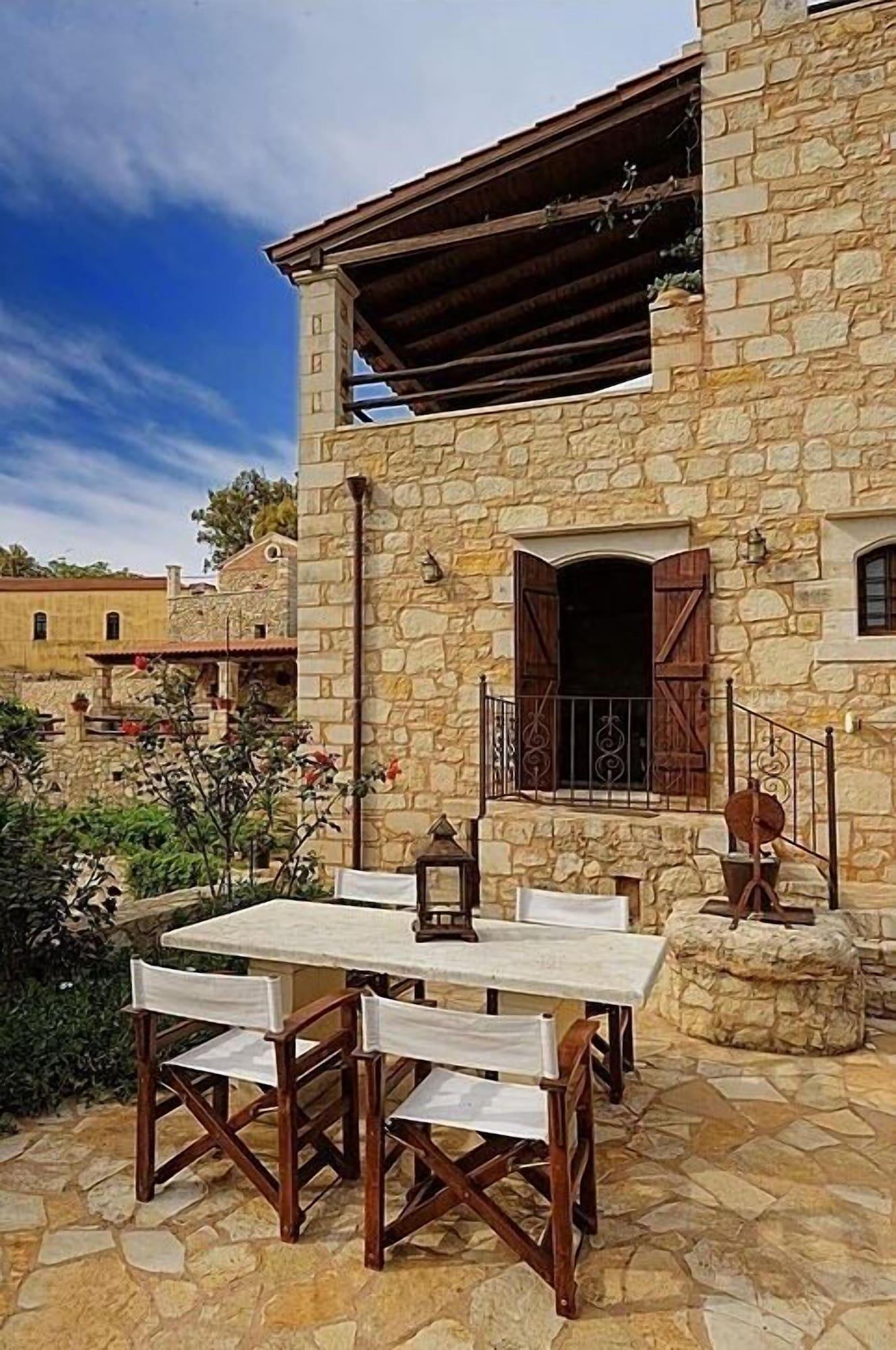 Equipamiento de Habitación Strofilia Villas