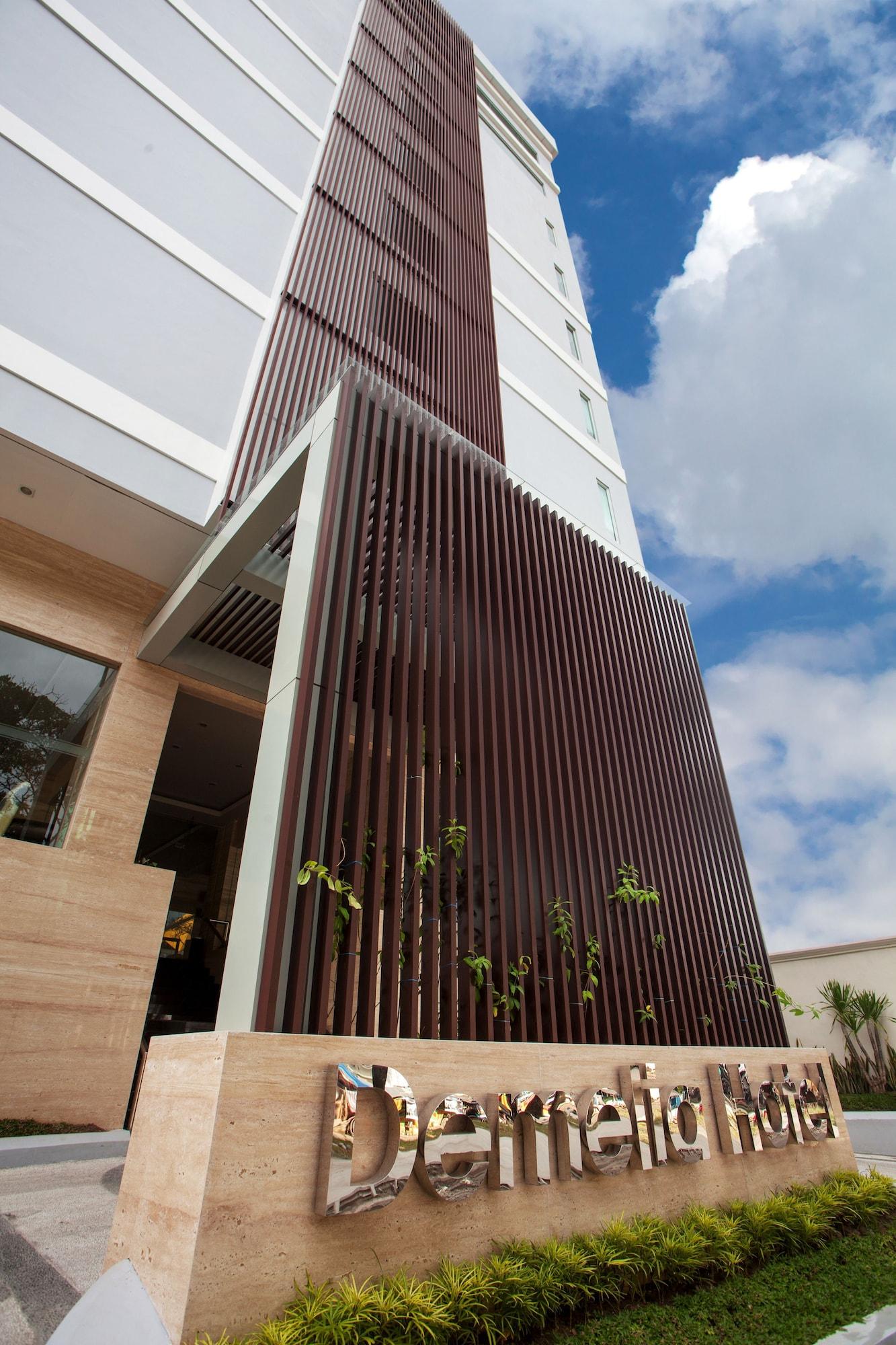 Varios Demelia Hotel