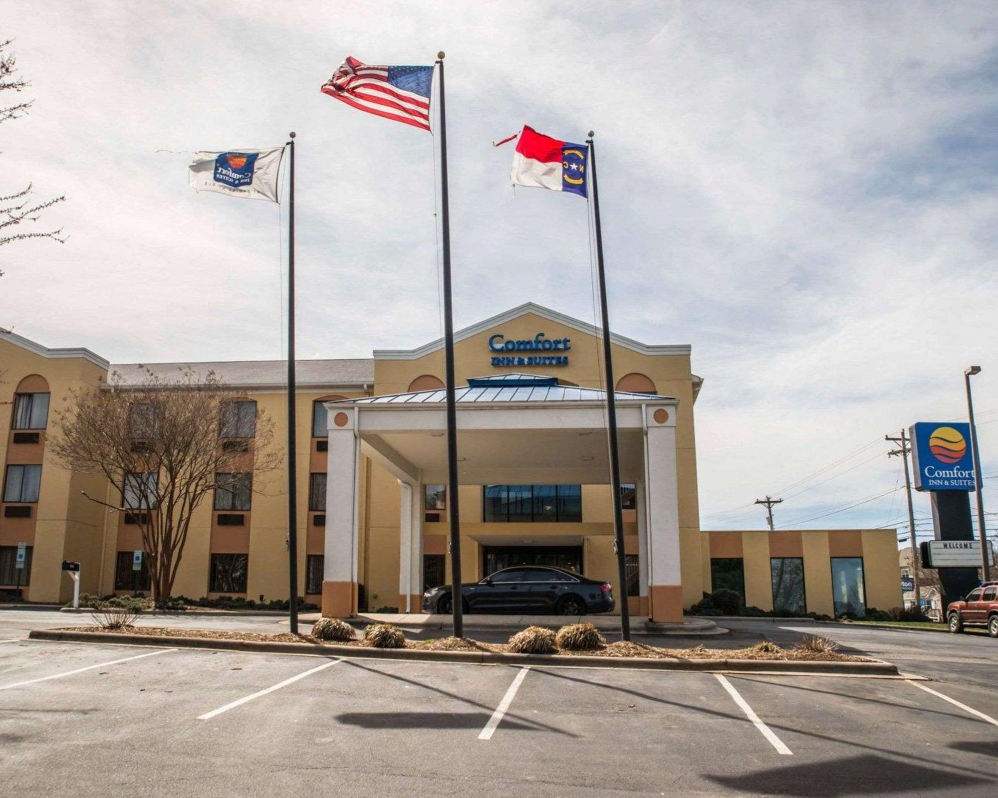 Vista Exterior Comfort Inn & Suites Morganton