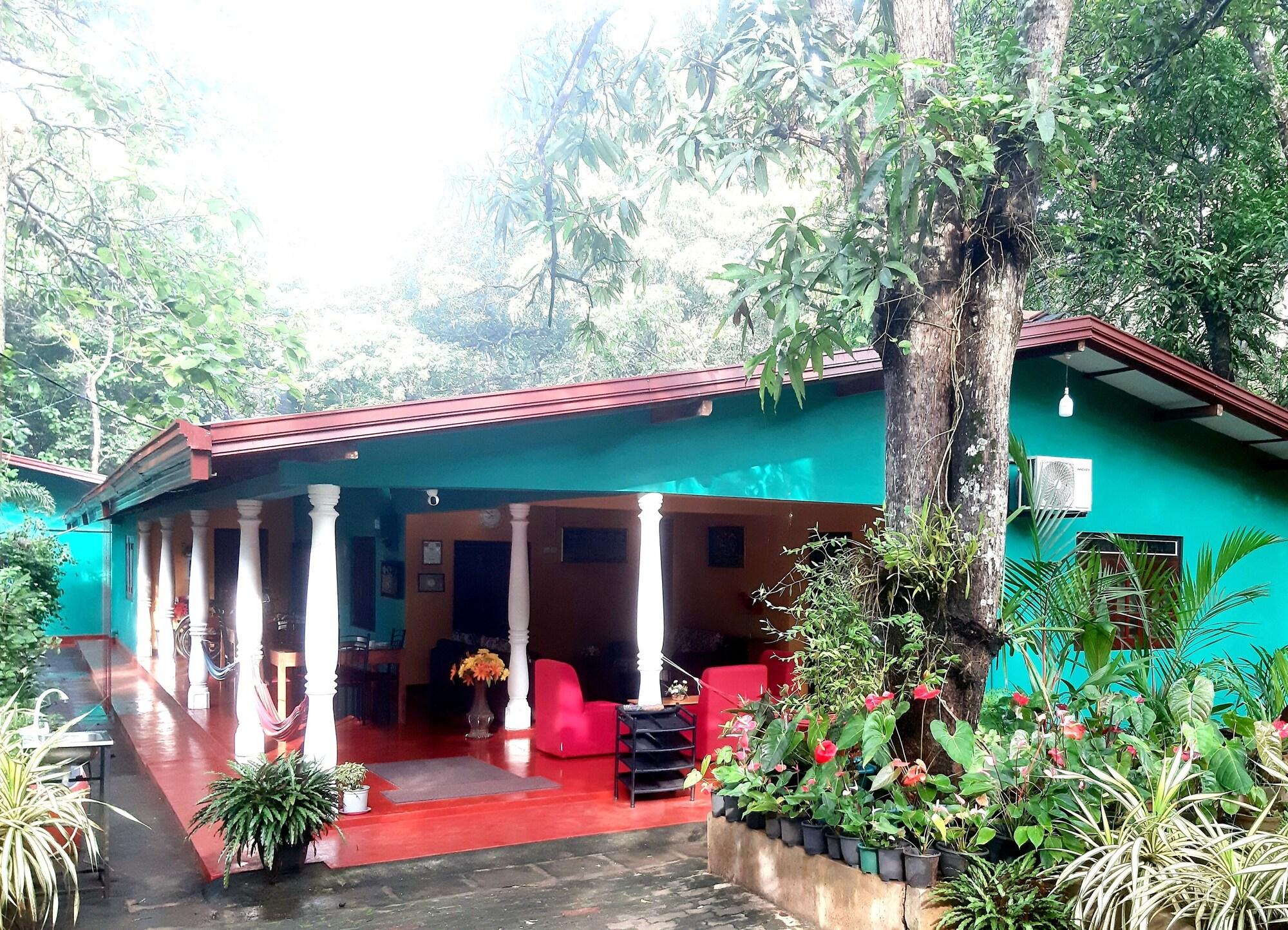 Varios Palitha Home Stay