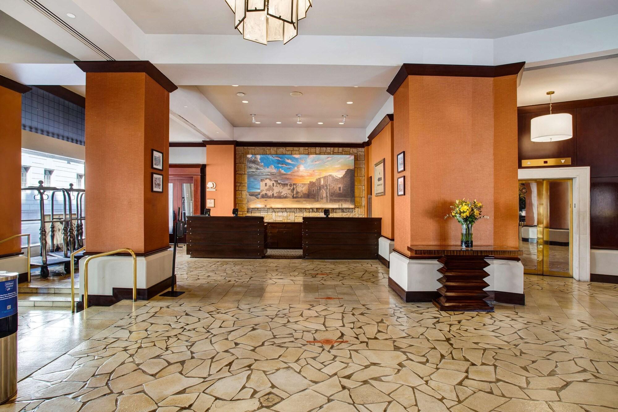 Vista Lobby The Emily Morgan San Antonio - a DoubleTree by Hilton