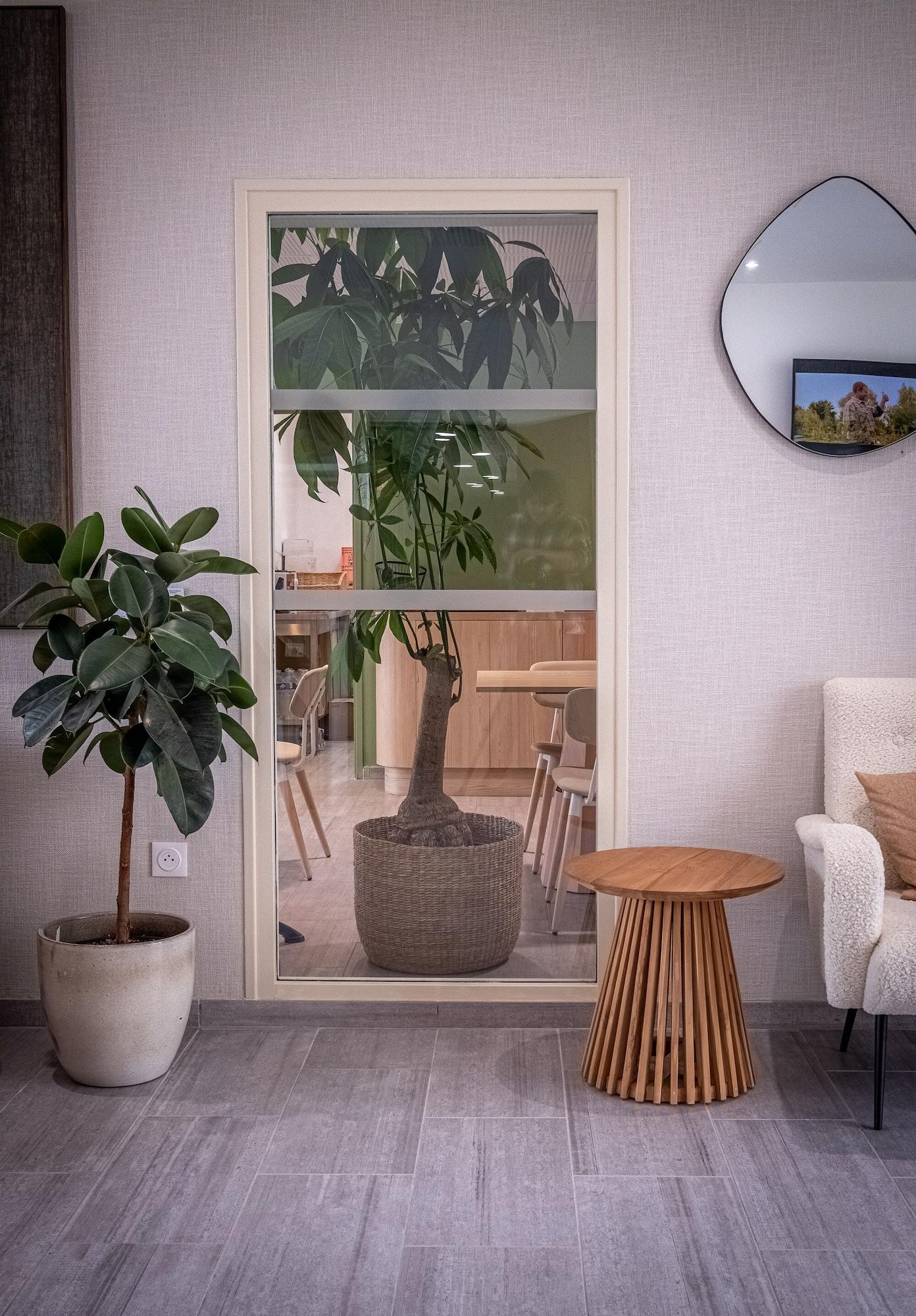 Vista Lobby The Originals Boutique Hôtel Amiens Sud