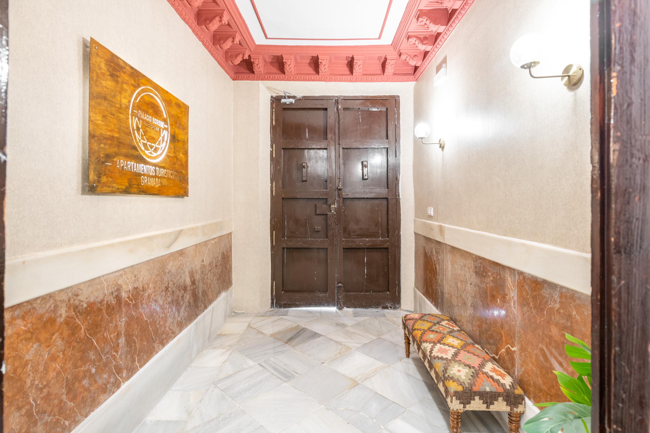 Vista Lobby Apartamentos Luna Suites Palacio Dorita