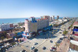 Alojamiento - Hotel Festival Plaza Playas Rosarito