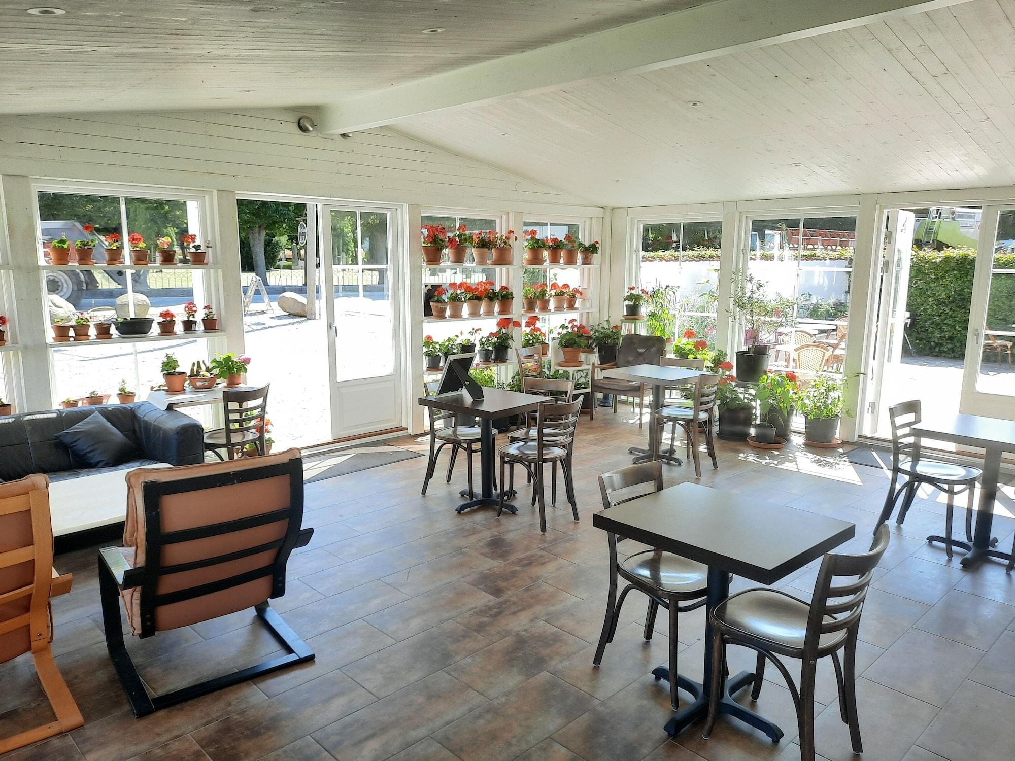 Restaurant Hoby Gård Bed & Breakfast