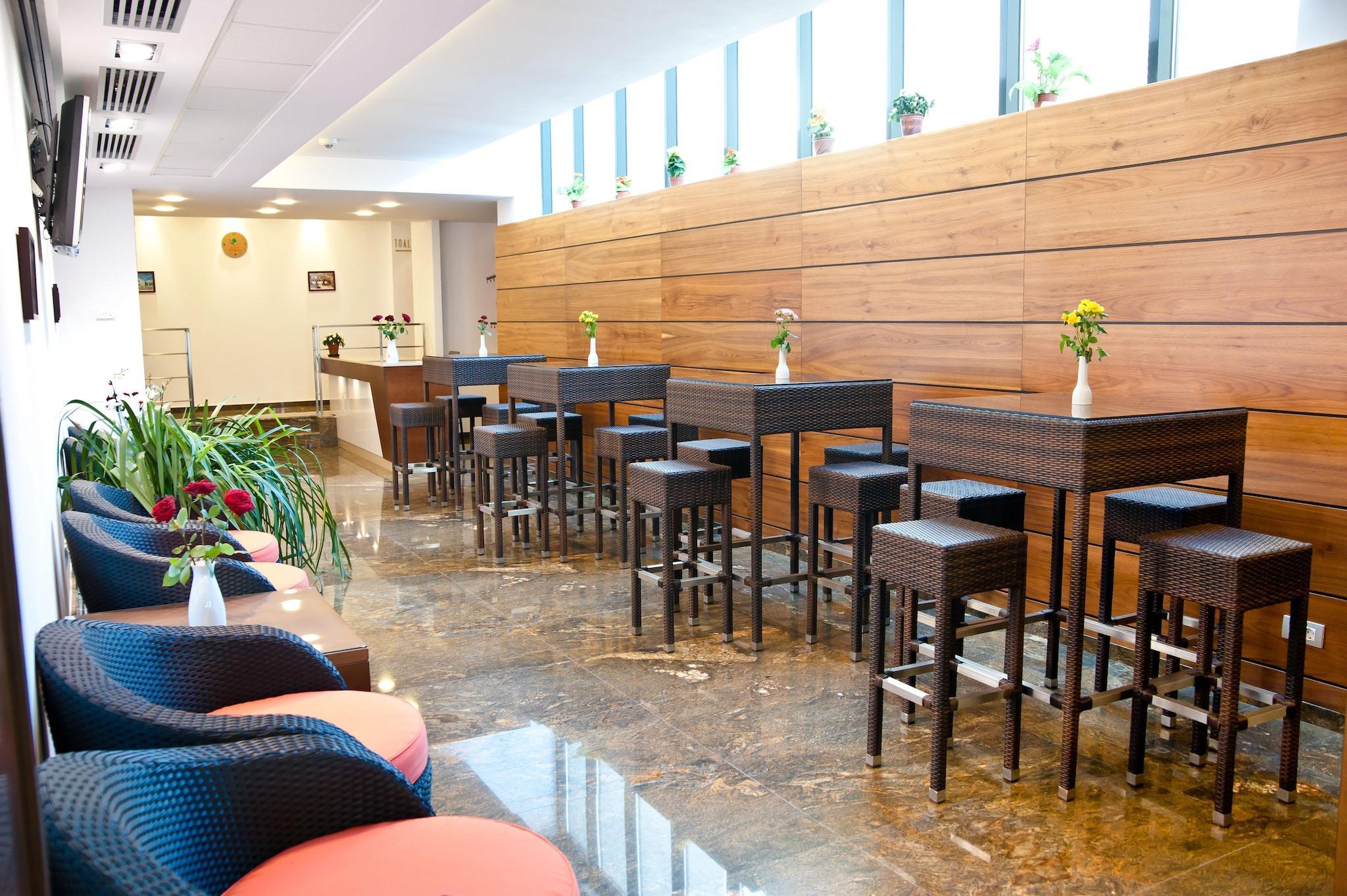 Bar/Salón Hotel Beyfin