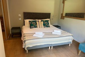 Alquiler Vacacional - Modern villa with pool and garden