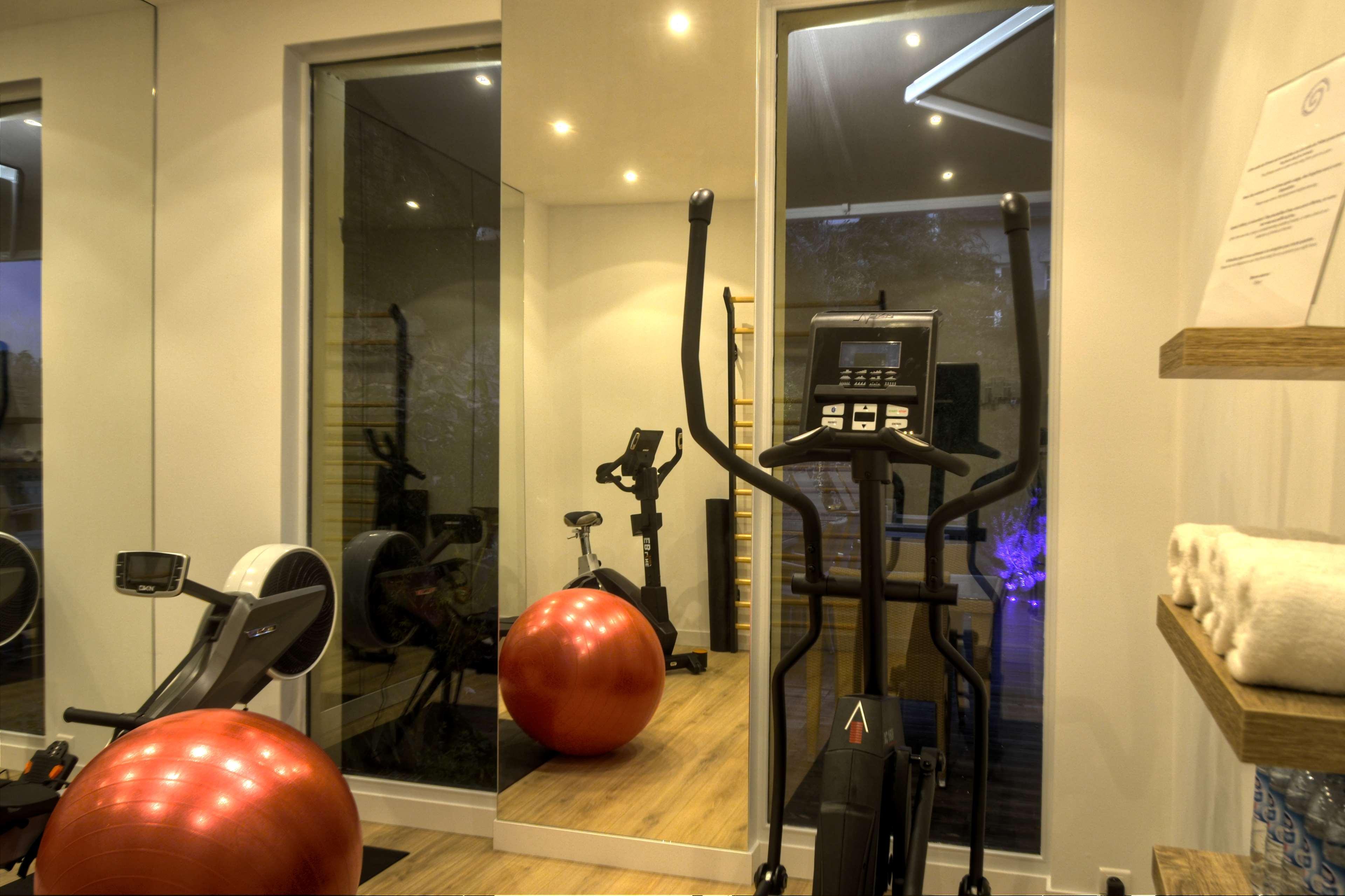 Gimnasio Best Western Plus Hôtel Kregenn