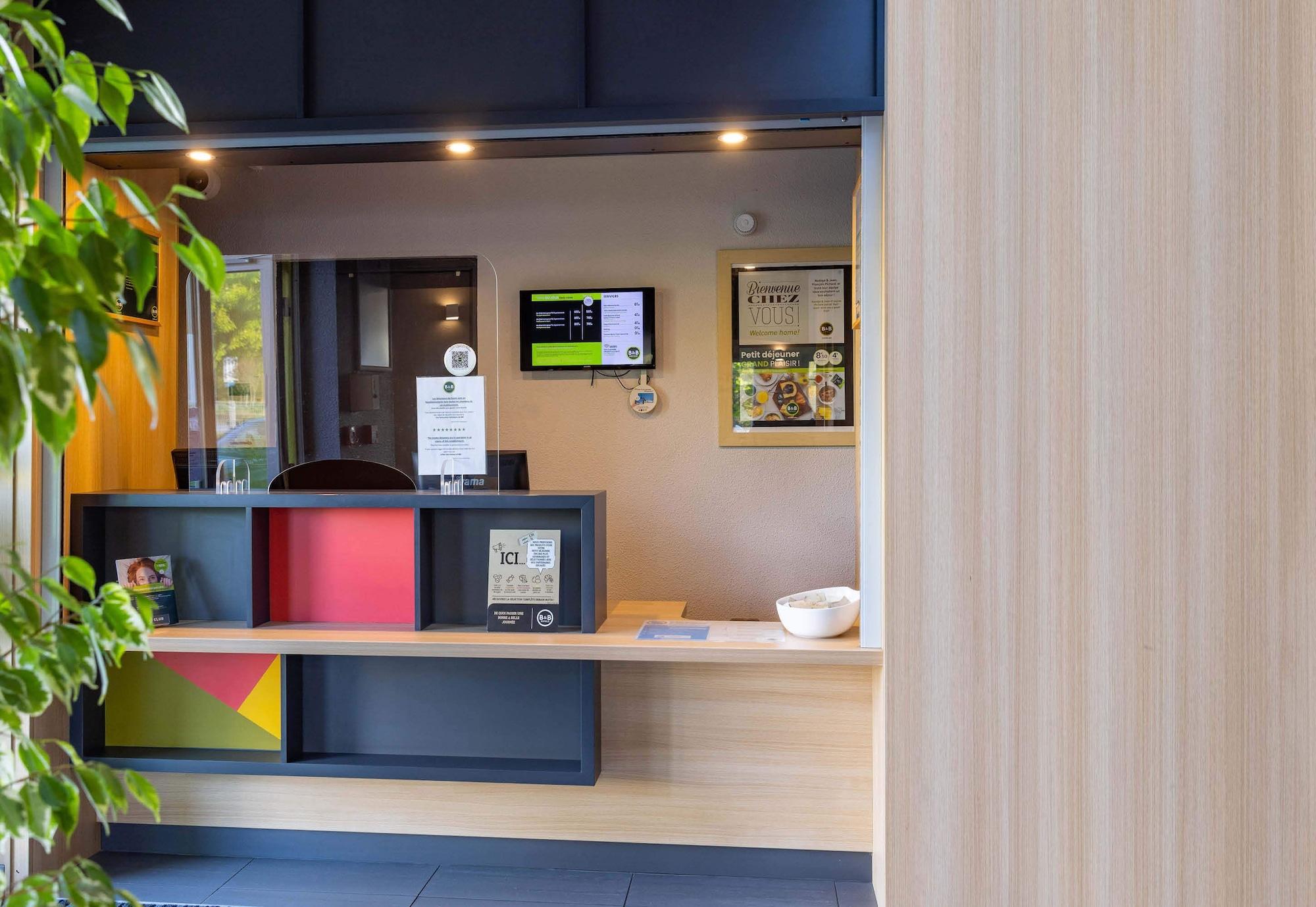 Vista Lobby B&B HOTEL Rennes Est Cesson Sévigné 3 étoiles