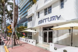 Alojamiento - Century Hotel