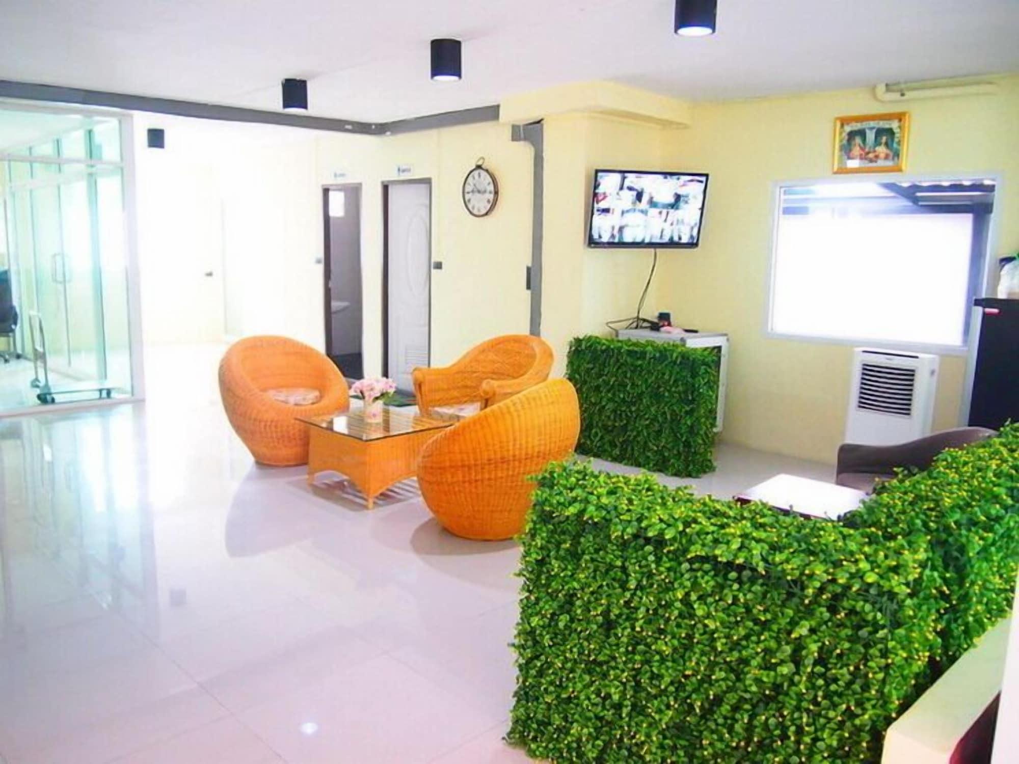 Vista Lobby 42 Place