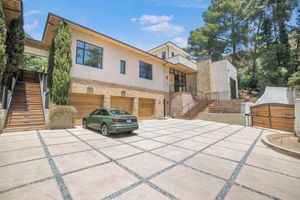 Alojamiento - Bowmont - Resort-style Beverly Hills Escape w/ Pool, Garden and Privacy