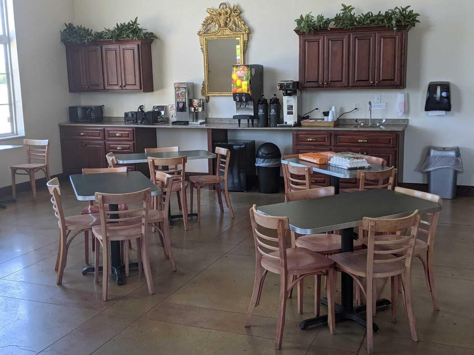 Bar/Salón Heritage Inn & Suites