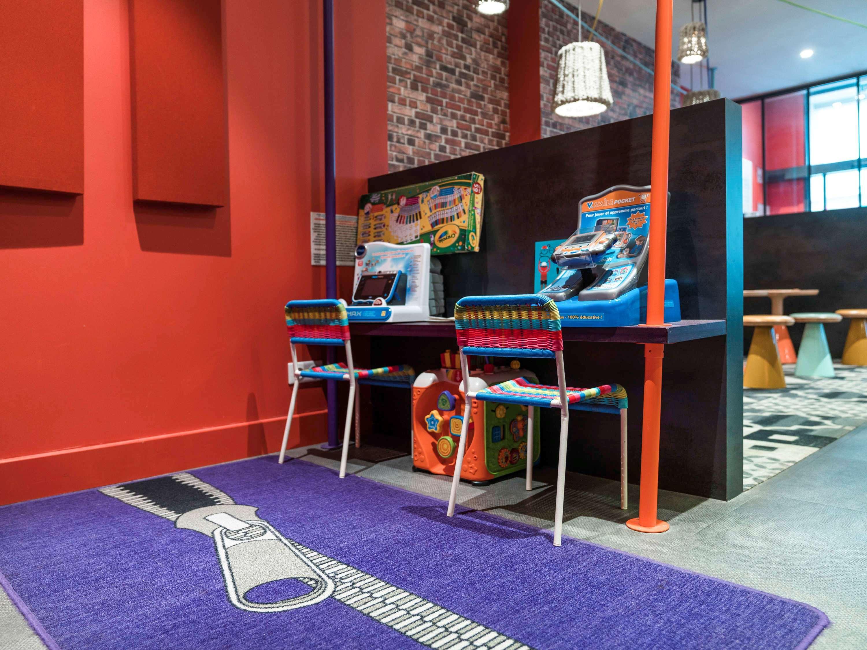 Vista Lobby ibis Styles Lille Centre Grand Place