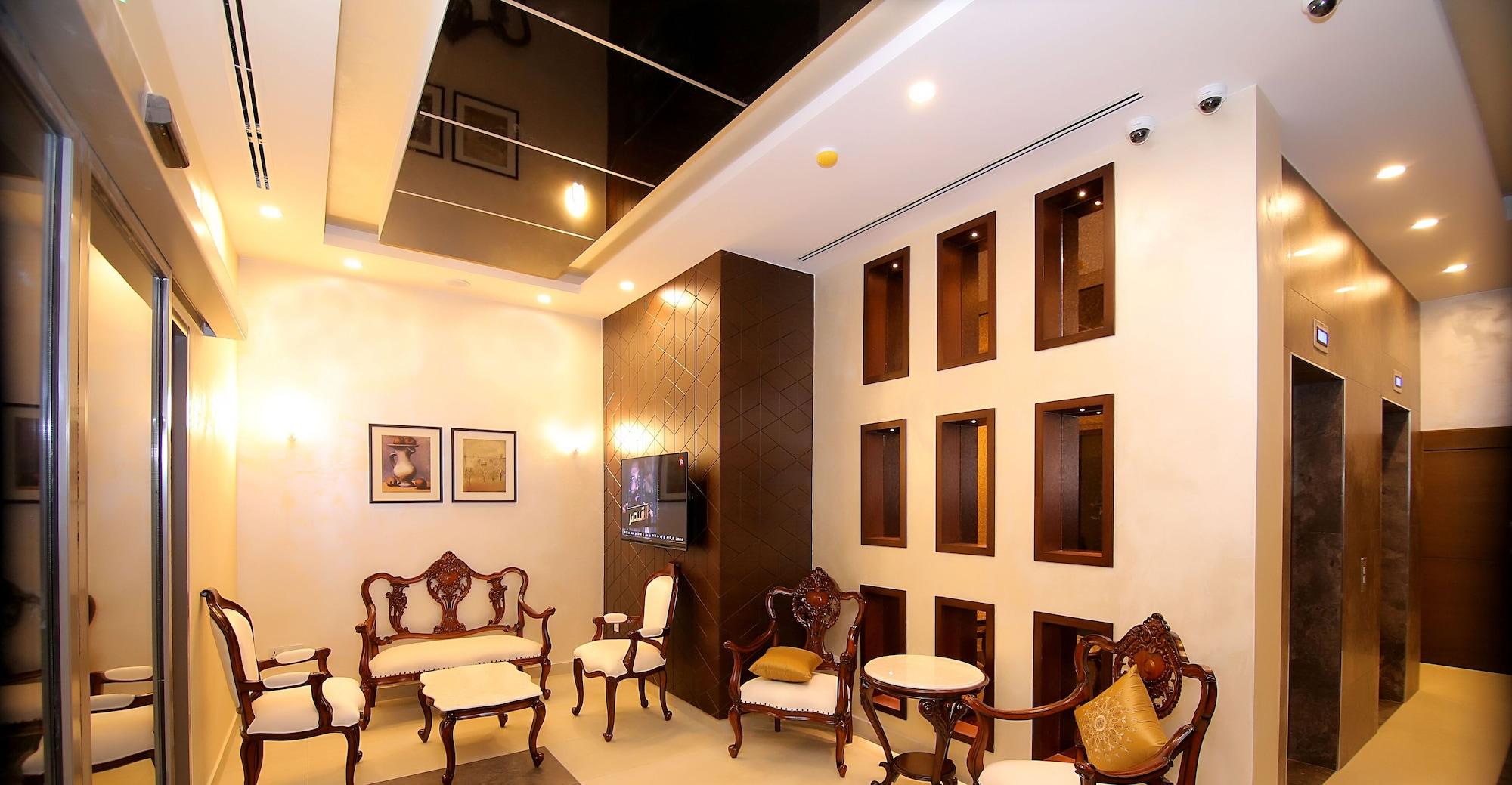Vista Lobby Viola Hotel Suites