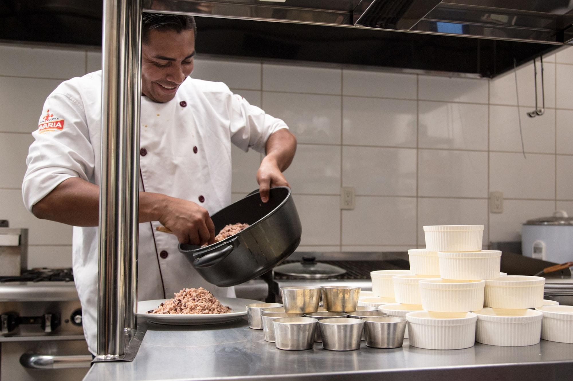 Bar/Salón Toucanet Lodge