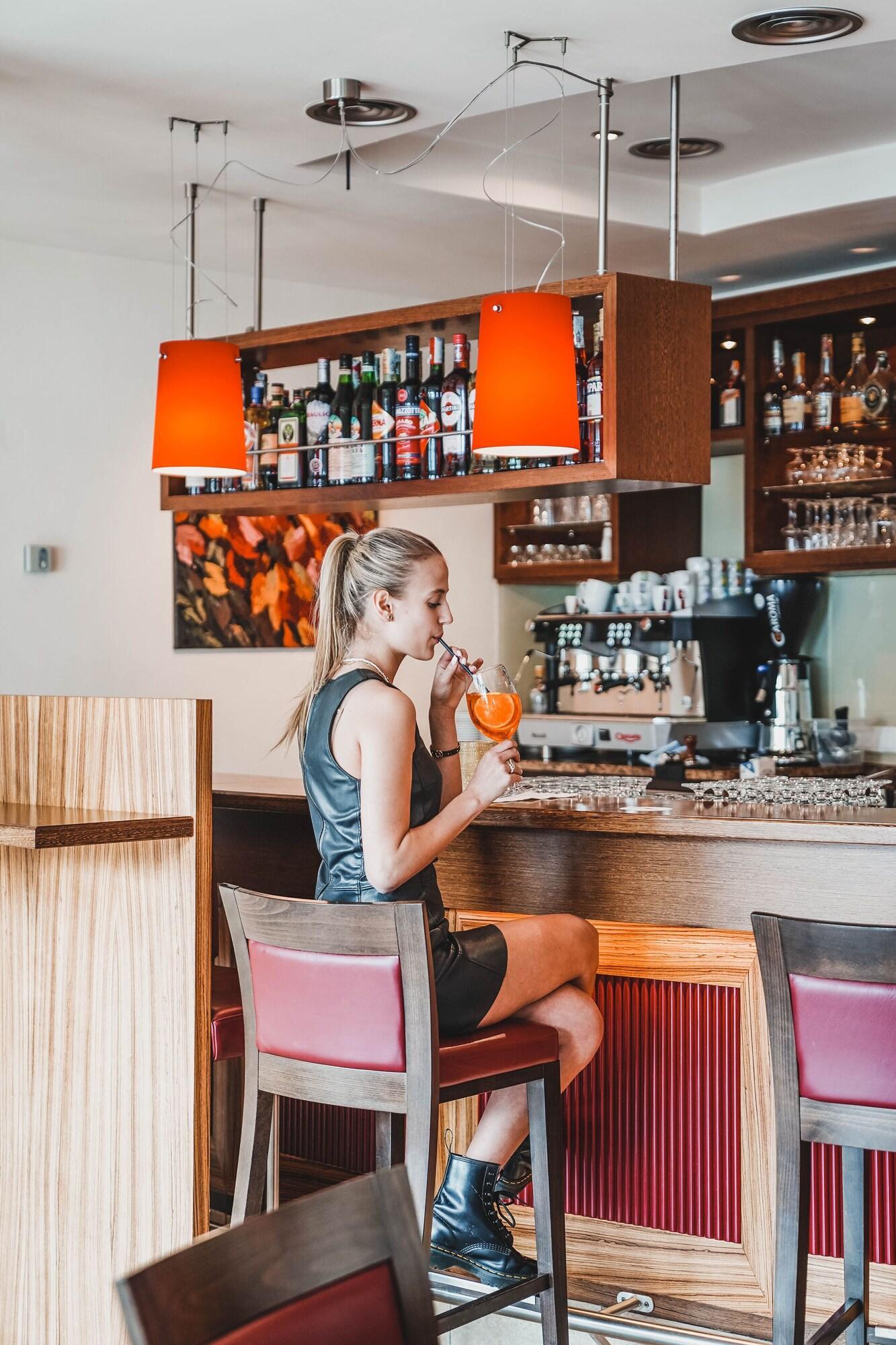 Bar/Salón Hotel Marica