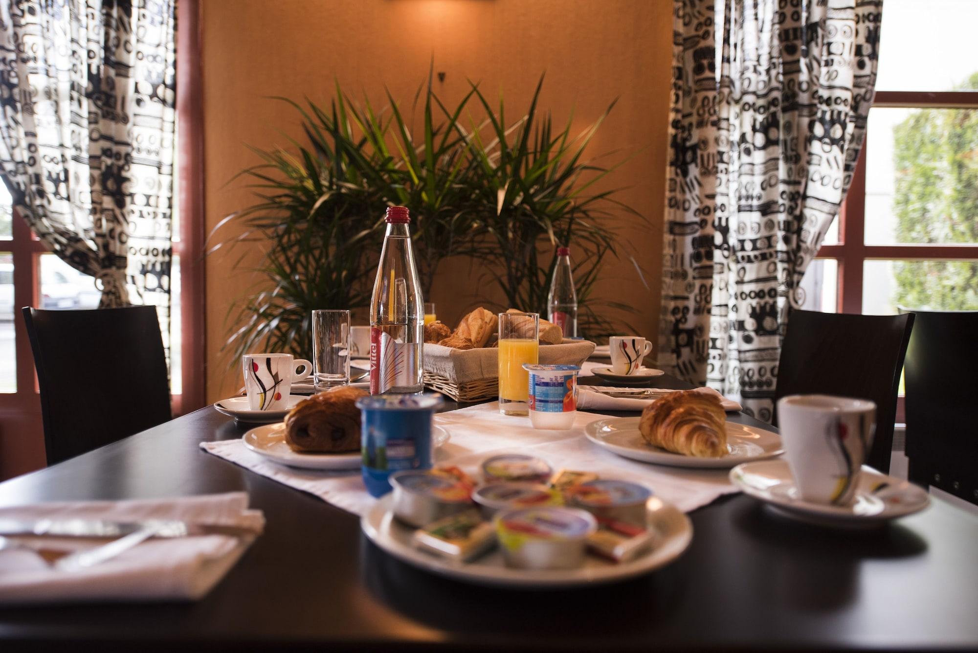 Sala de Reuniones Hôtel Pavillon des Gâtines