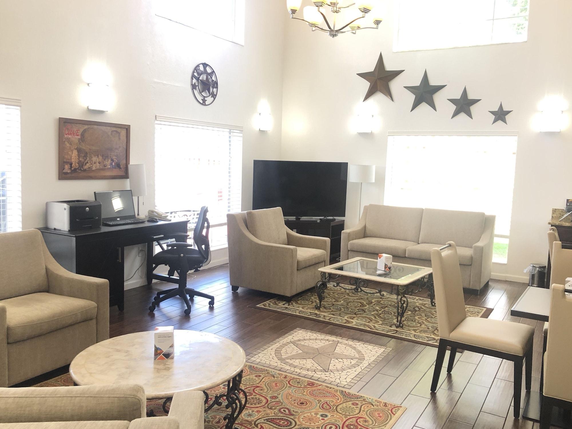 Vista Lobby Quality Inn & Suites Kerrville