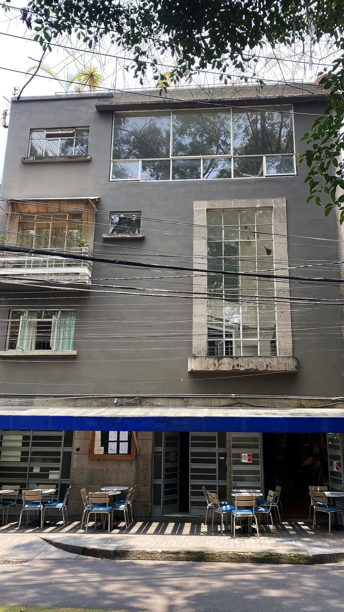 Vista Exterior Edificio Art Deco en Roma Norte