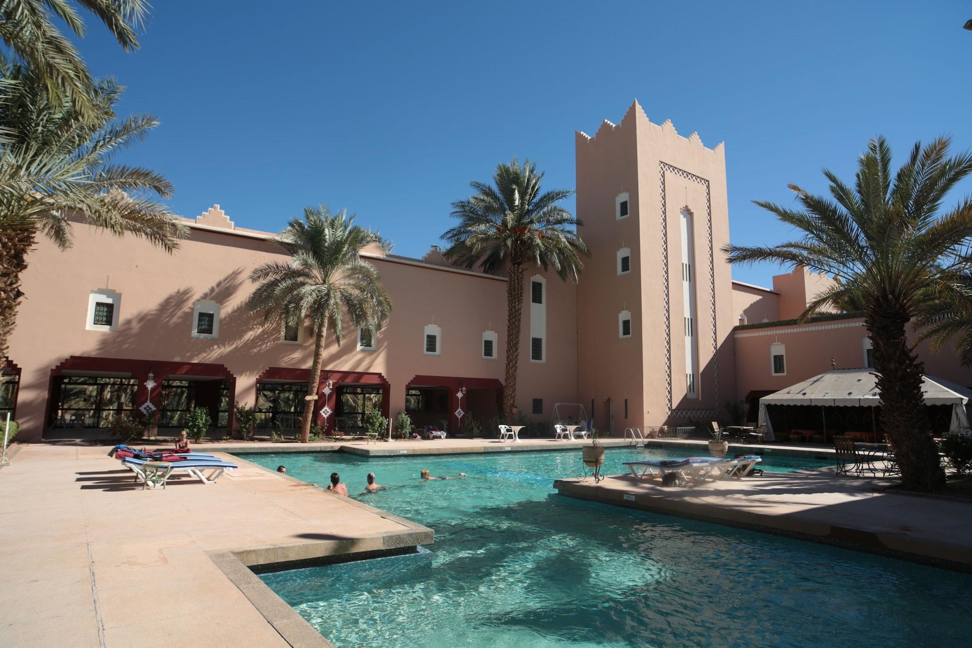 Vista Piscina Hotel Le Tinsouline