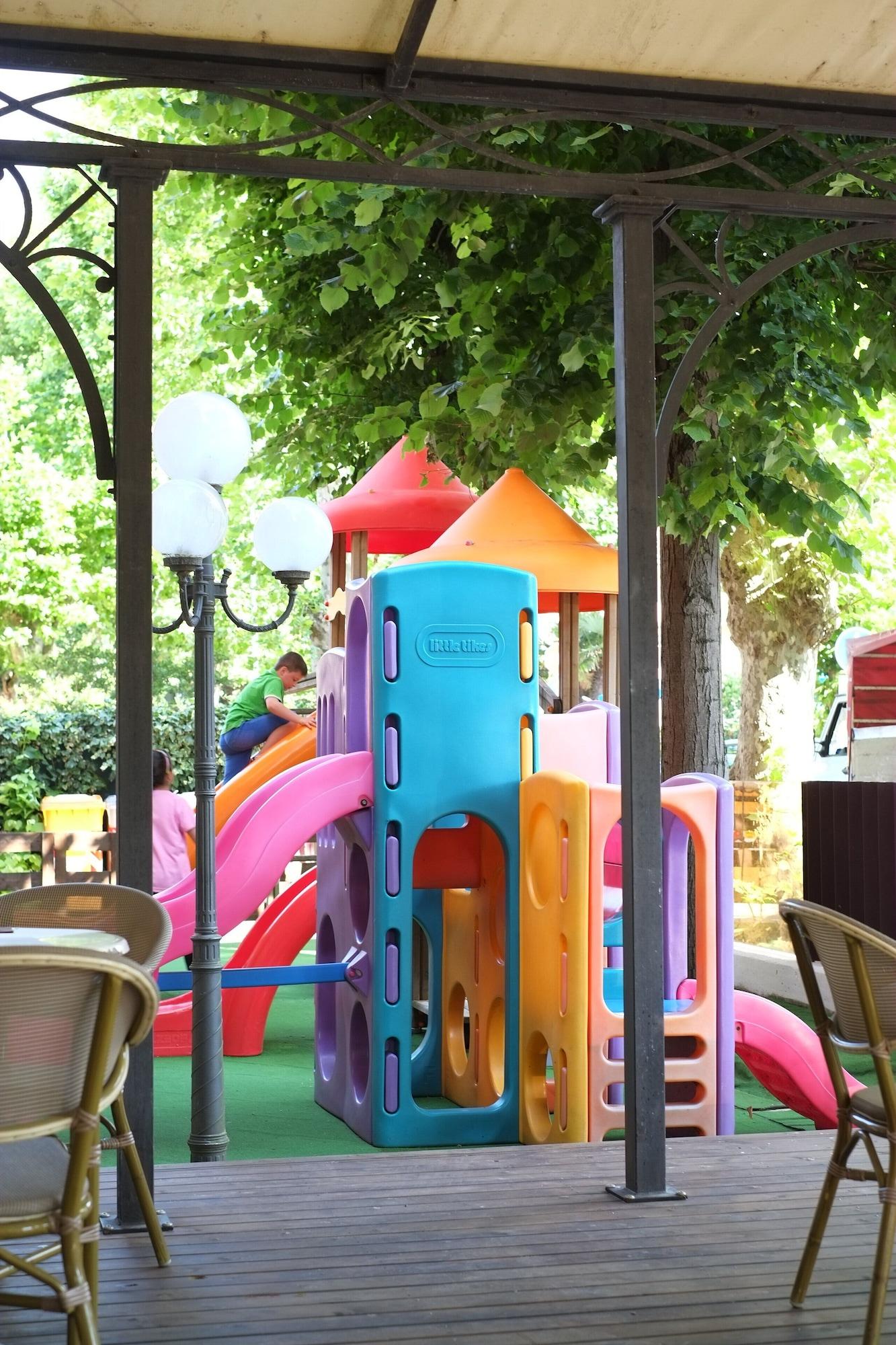 Instalaciones Recreativas Hotel Fra i Pini