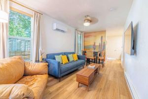 Renta Vacacional - Charming Family 2BR Midtown Reno - Pets Welcome
