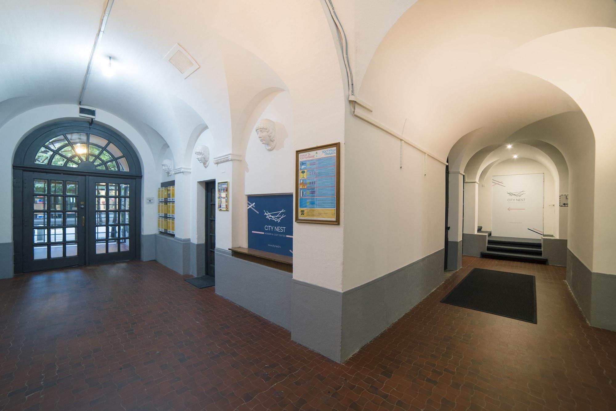 Vista Exterior City Nest Modern & Cozy Suites