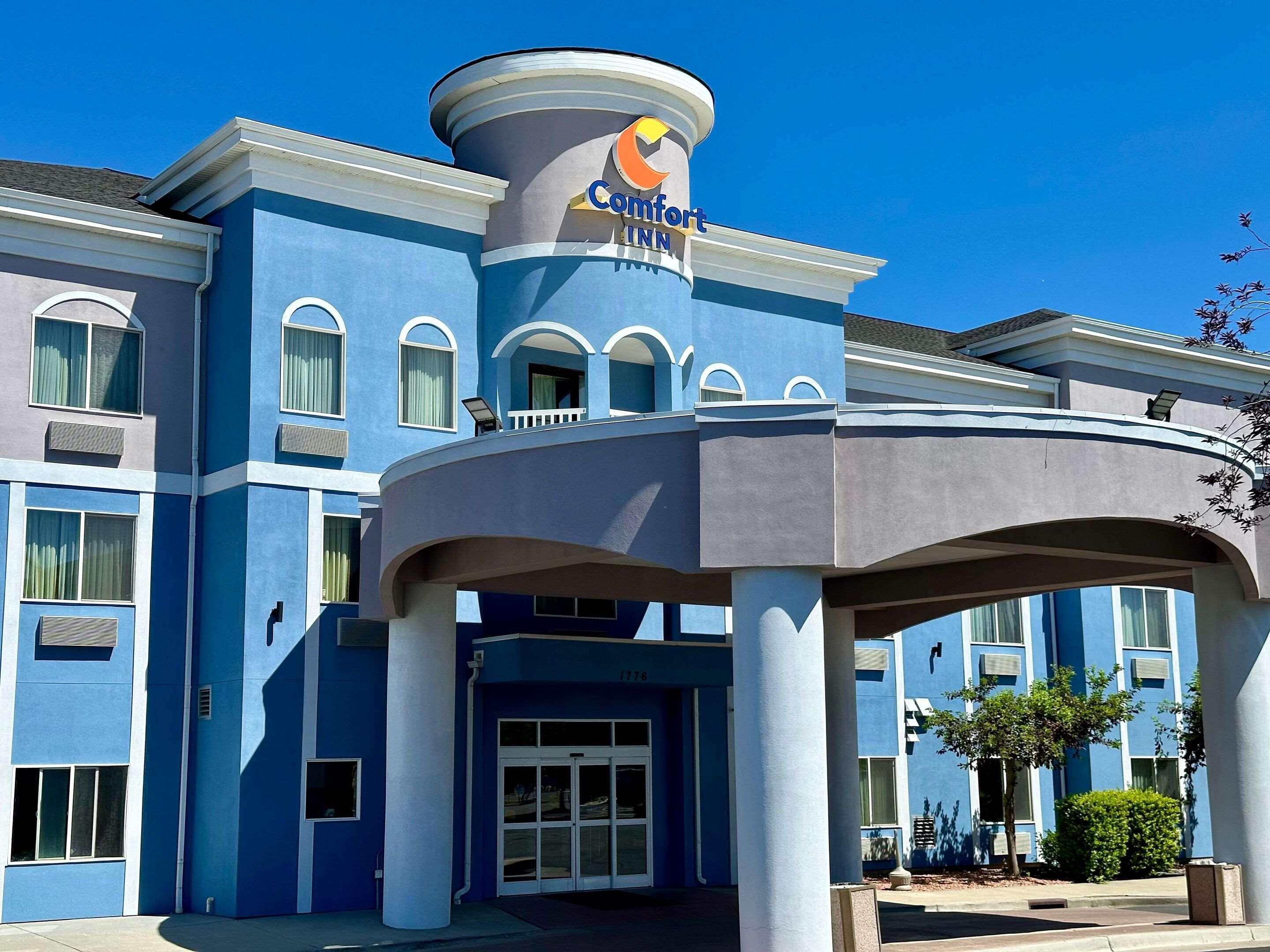 Vista Exterior Comfort Inn Ogden near Event Center