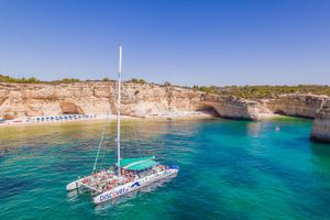 Actividad - Cuevas de Benagil en catamarán
