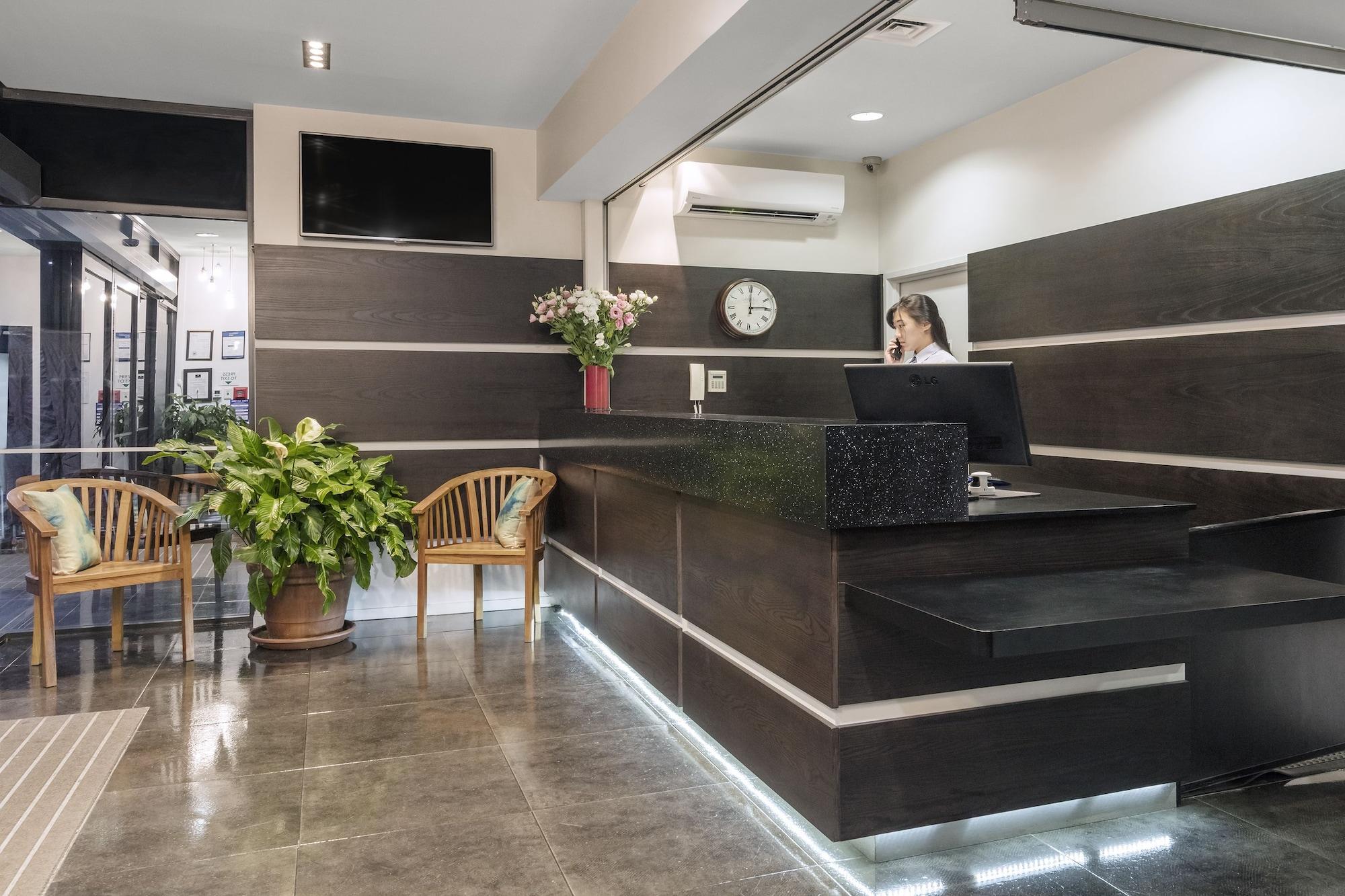 Vista Lobby Nesuto St Martins Apartment Hotel