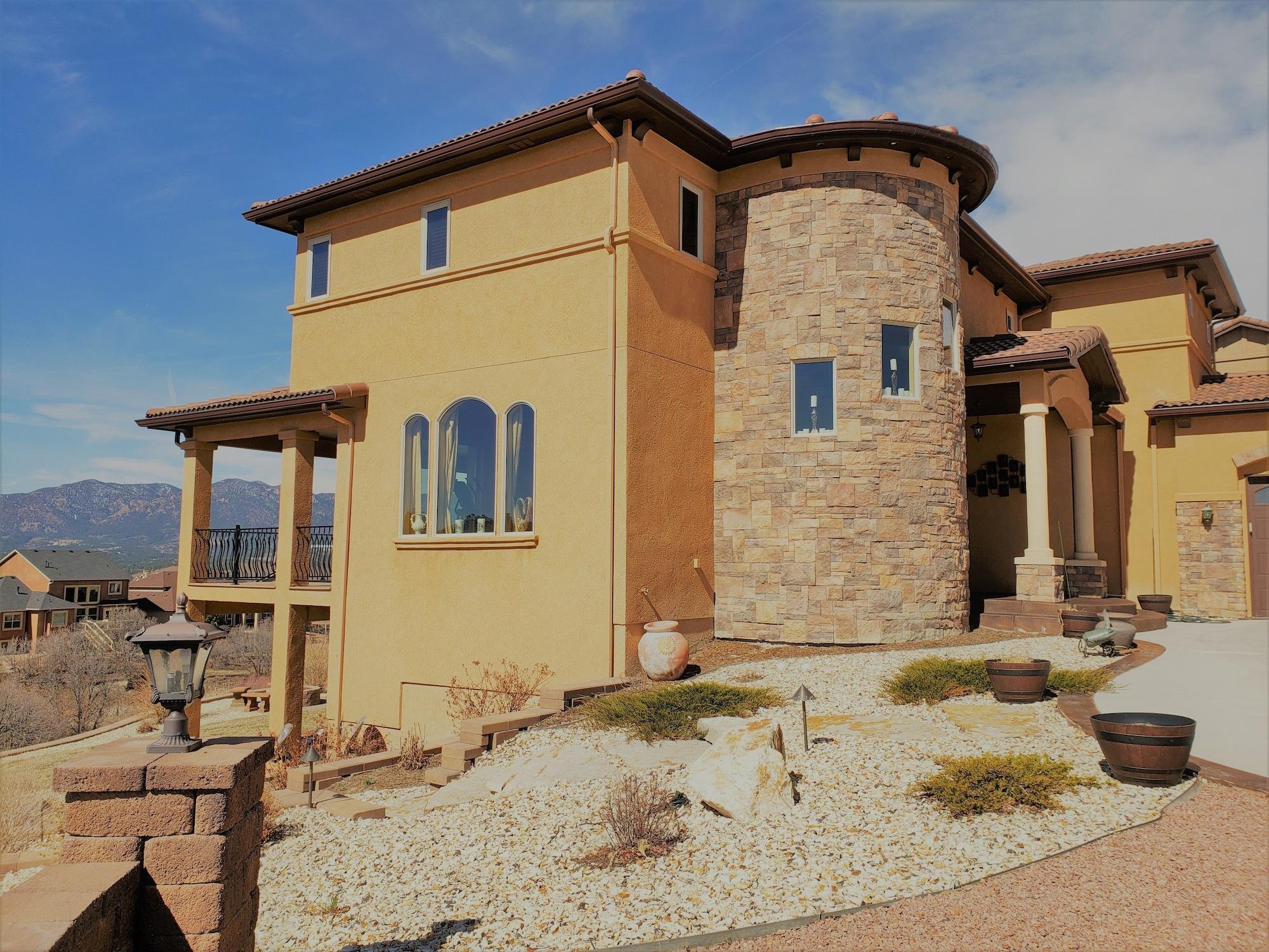 Vista Exterior Chateau du Pikes Peak, a Tuscany Retreat