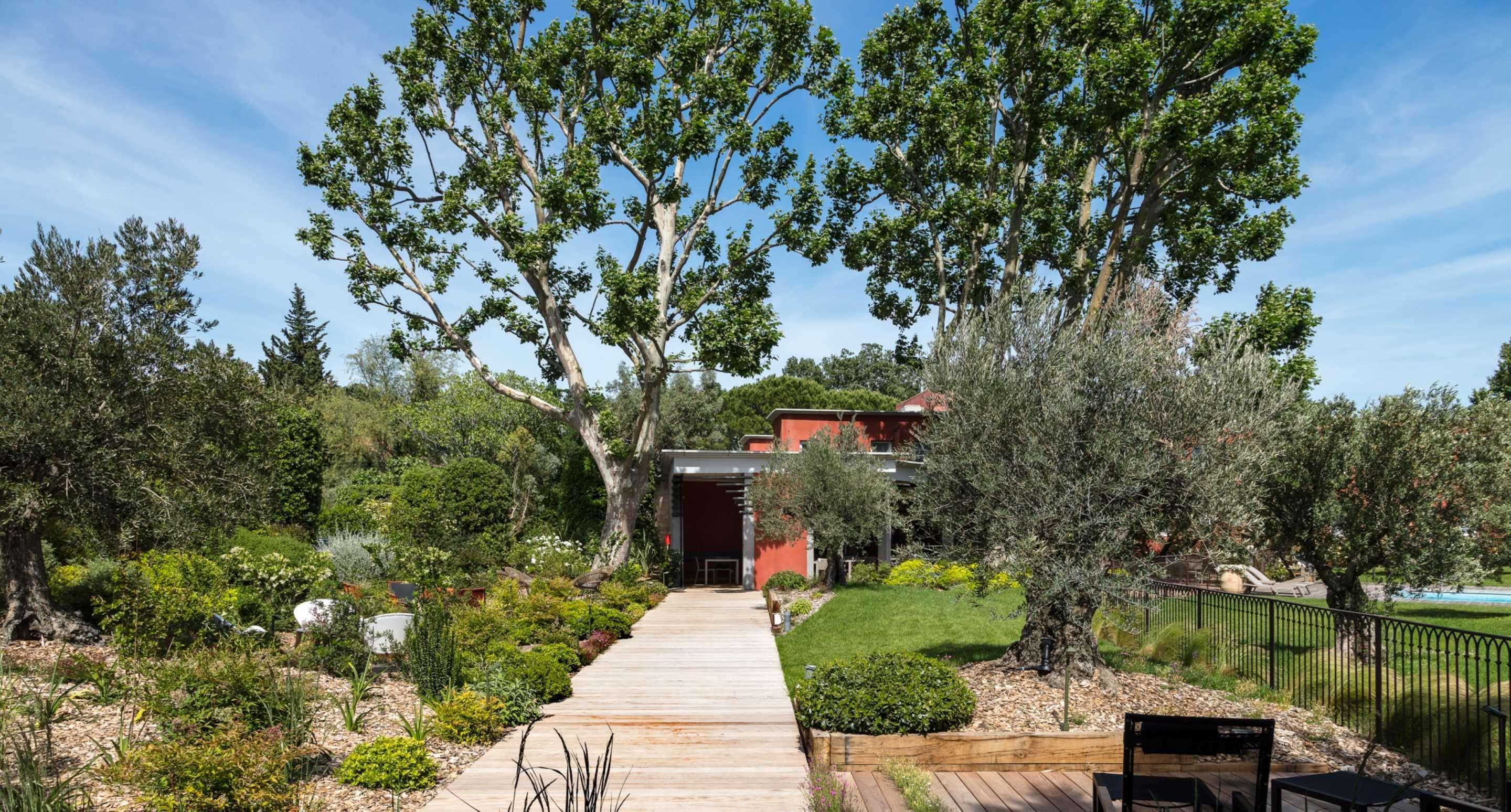 Vista Exterior Best Western Plus Le Lavarin