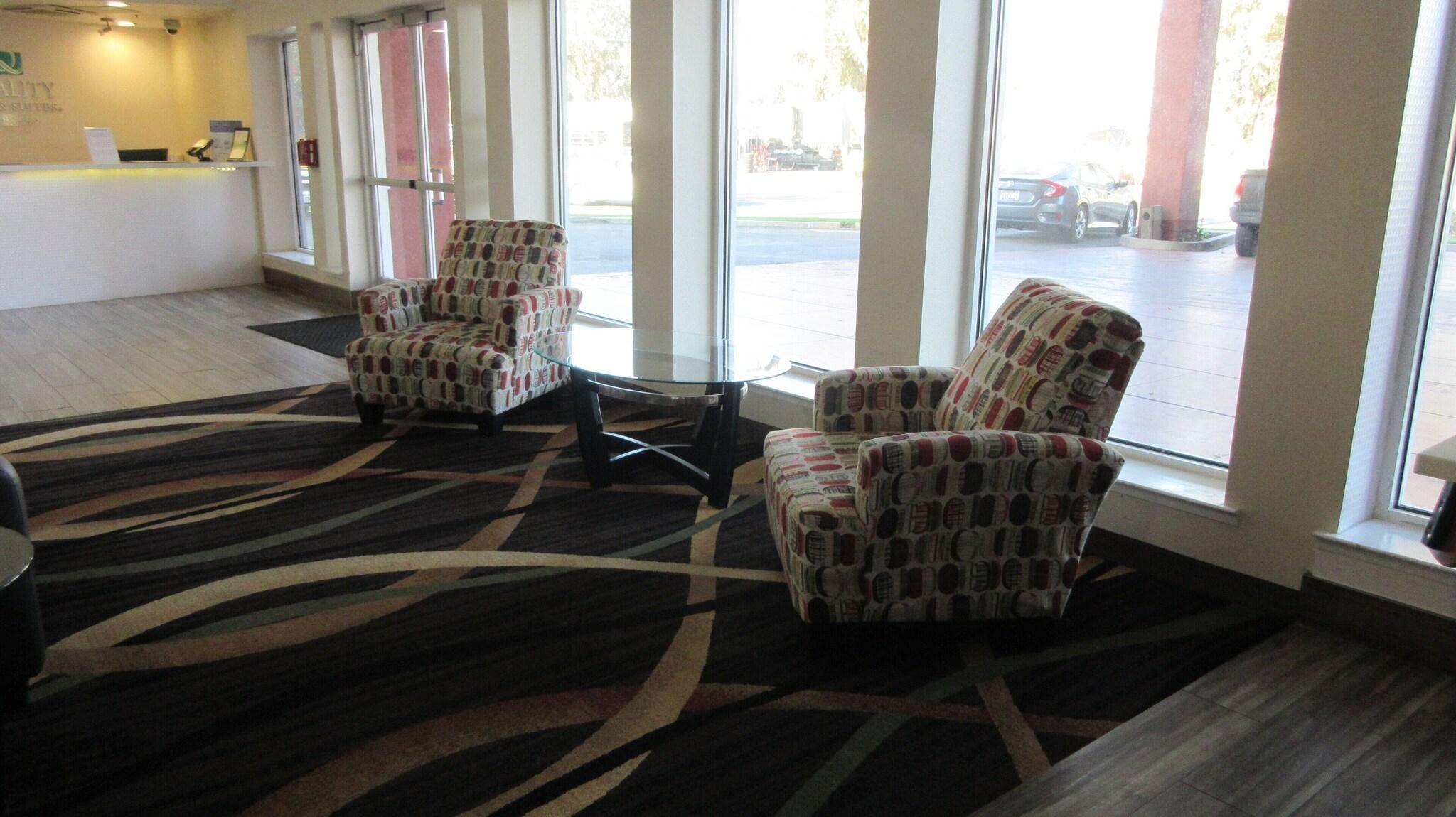 Vista Lobby Quality Inn & Suites Fresno Northwest