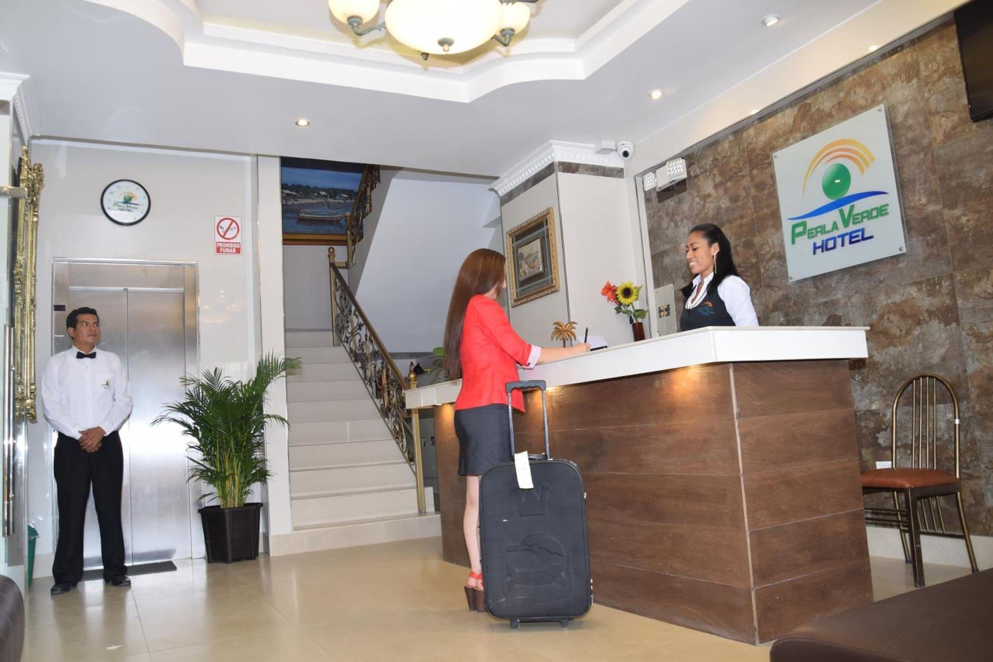 Vista Lobby Hotel Perla Verde
